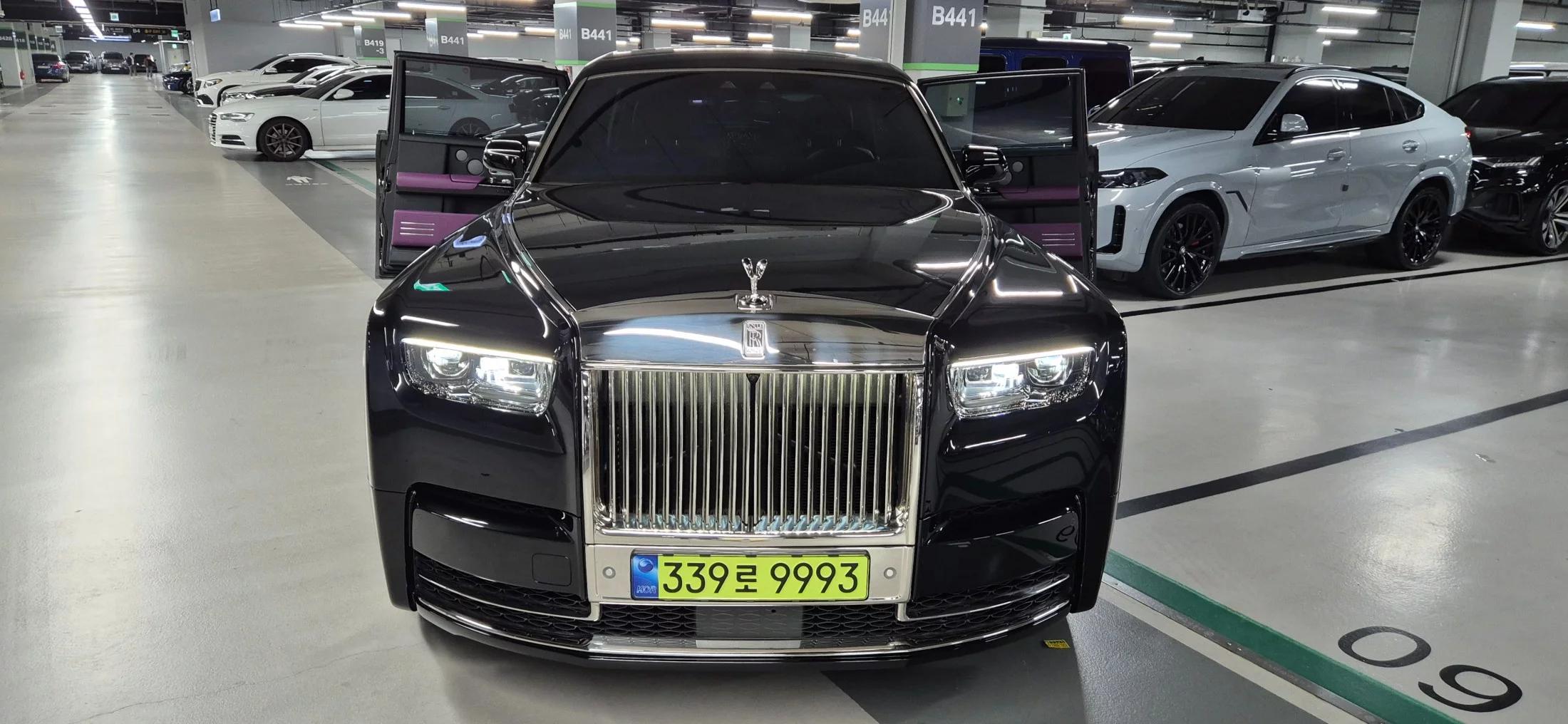 Rolls-Royce PHANTOM 6.7 EWB V12, 2024 г. 1567 км.