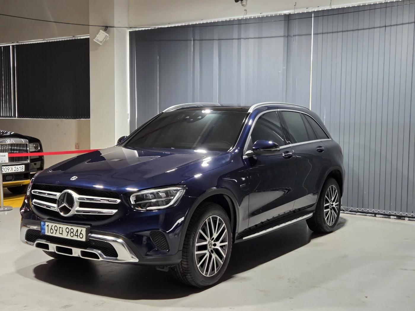 Mercedes-Benz GLC-Class GLC300e 4MATIC, гибрид, 2021 г. 61953 км.