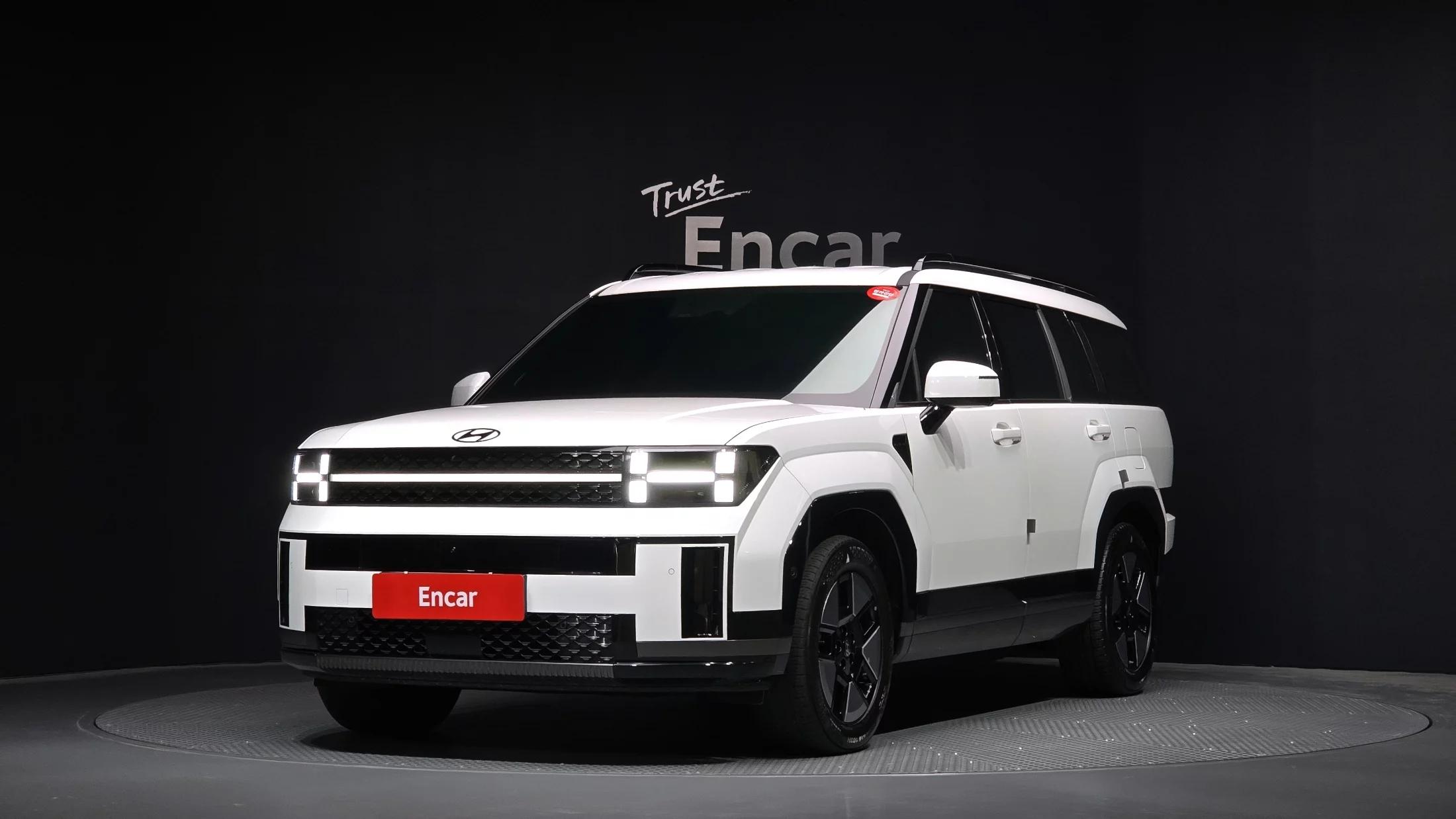 Hyundai Santa Fe HEV 1.6 2WD Calligraphy, гибрид, 2024 г. 38817 км.