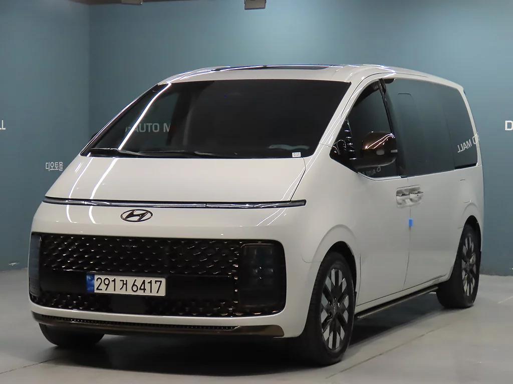 Hyundai Staria 4WD Lounge 7-Seater Inspiration, 2024 г. 31406 км.