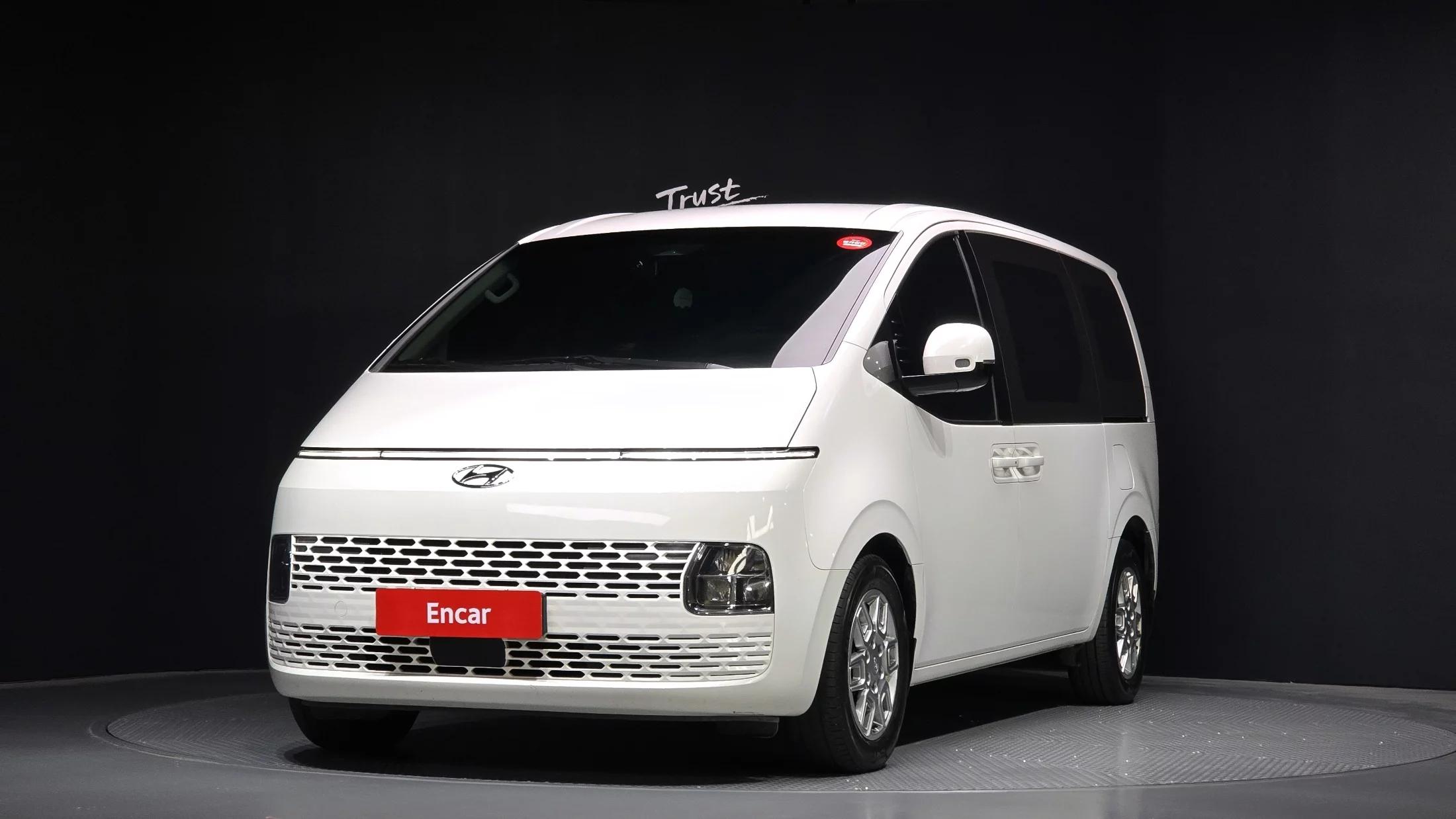 Hyundai Staria L3.5 Cargo 3-Seater Modern, 2023 г. 122702 км.