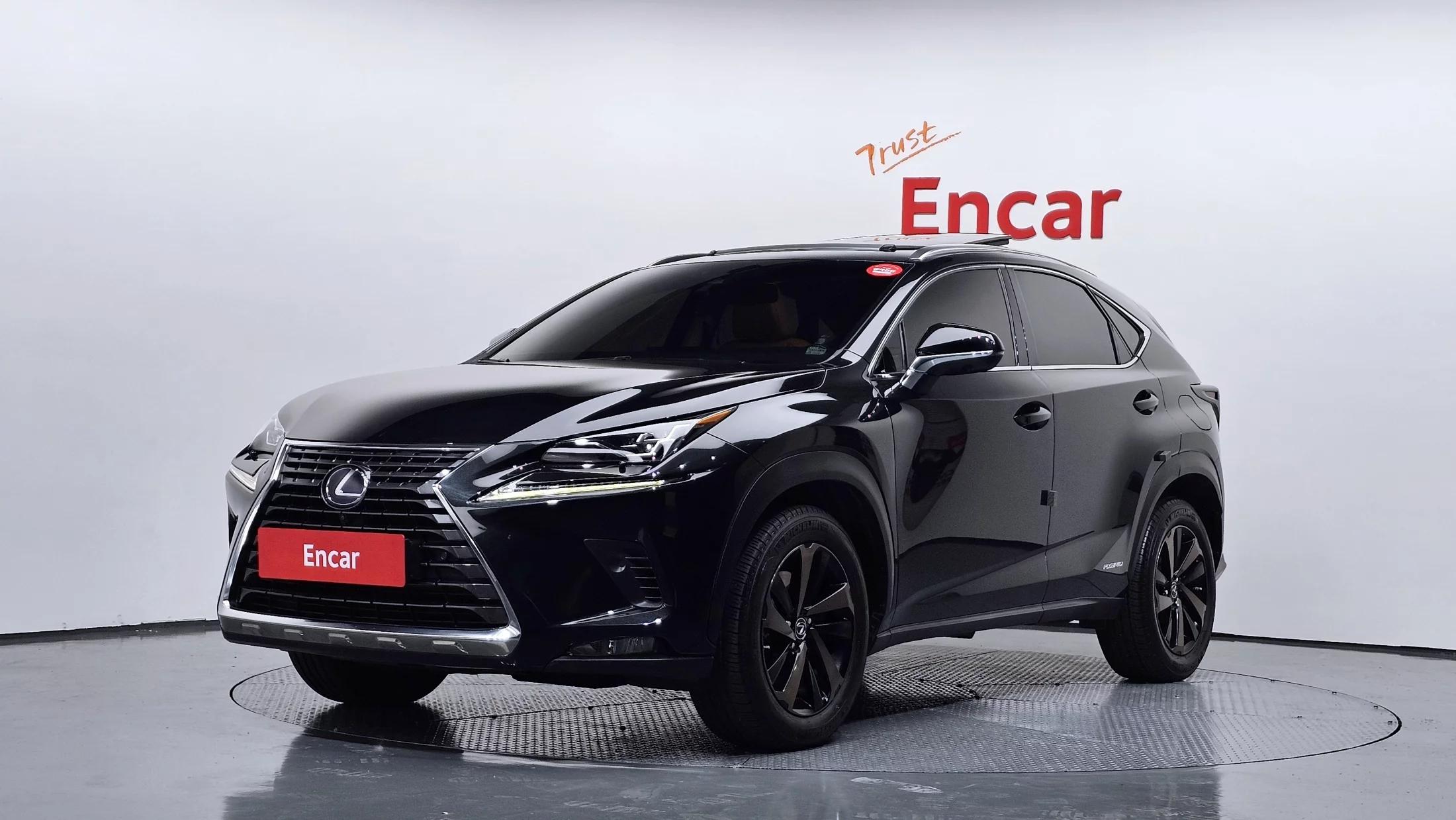 Lexus NX300h Executive, гибрид, 2021 г. 45258 км.