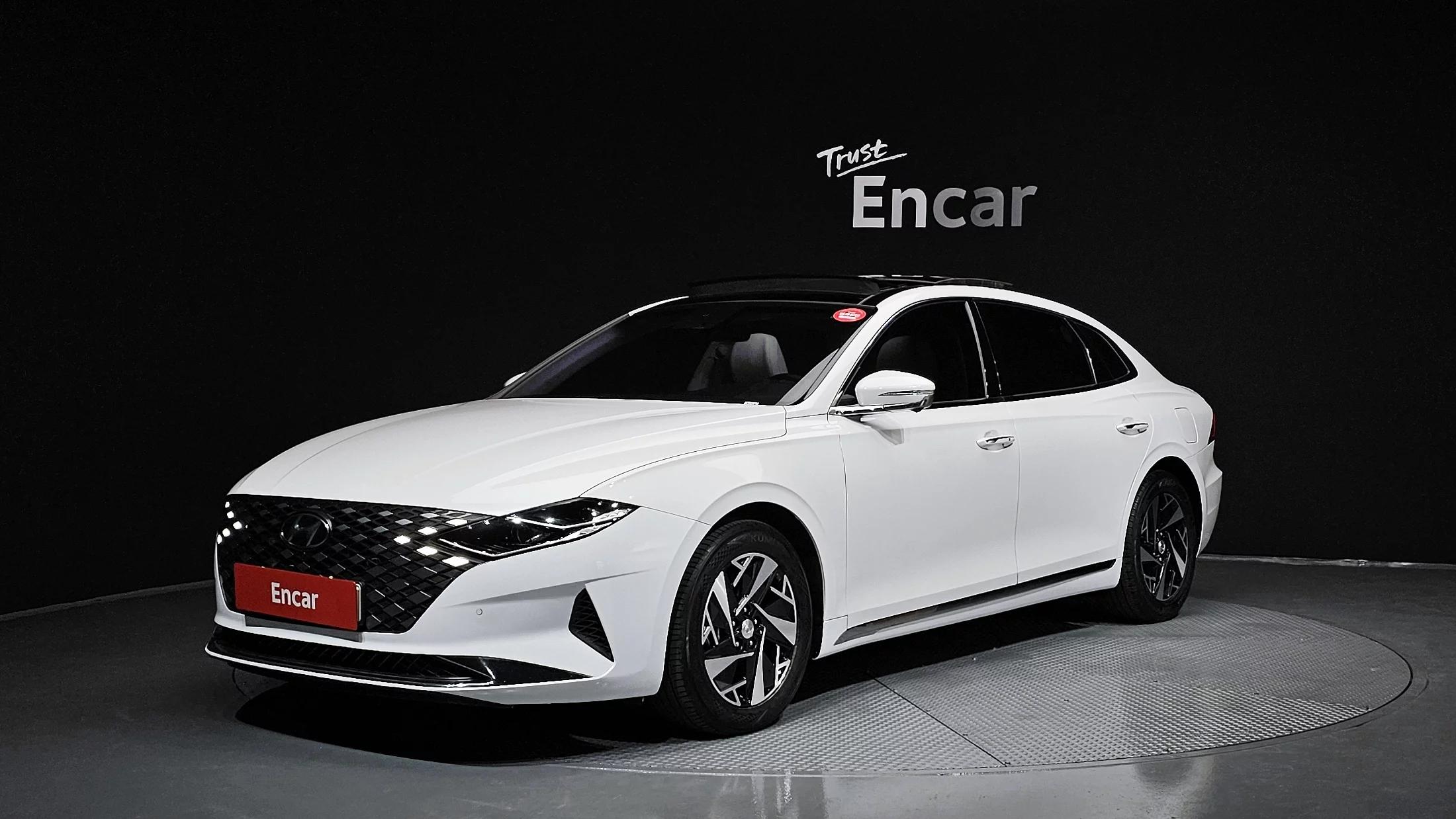 Hyundai Grandeur Le Blanc, гибрид, 2021 г. 61417 км.