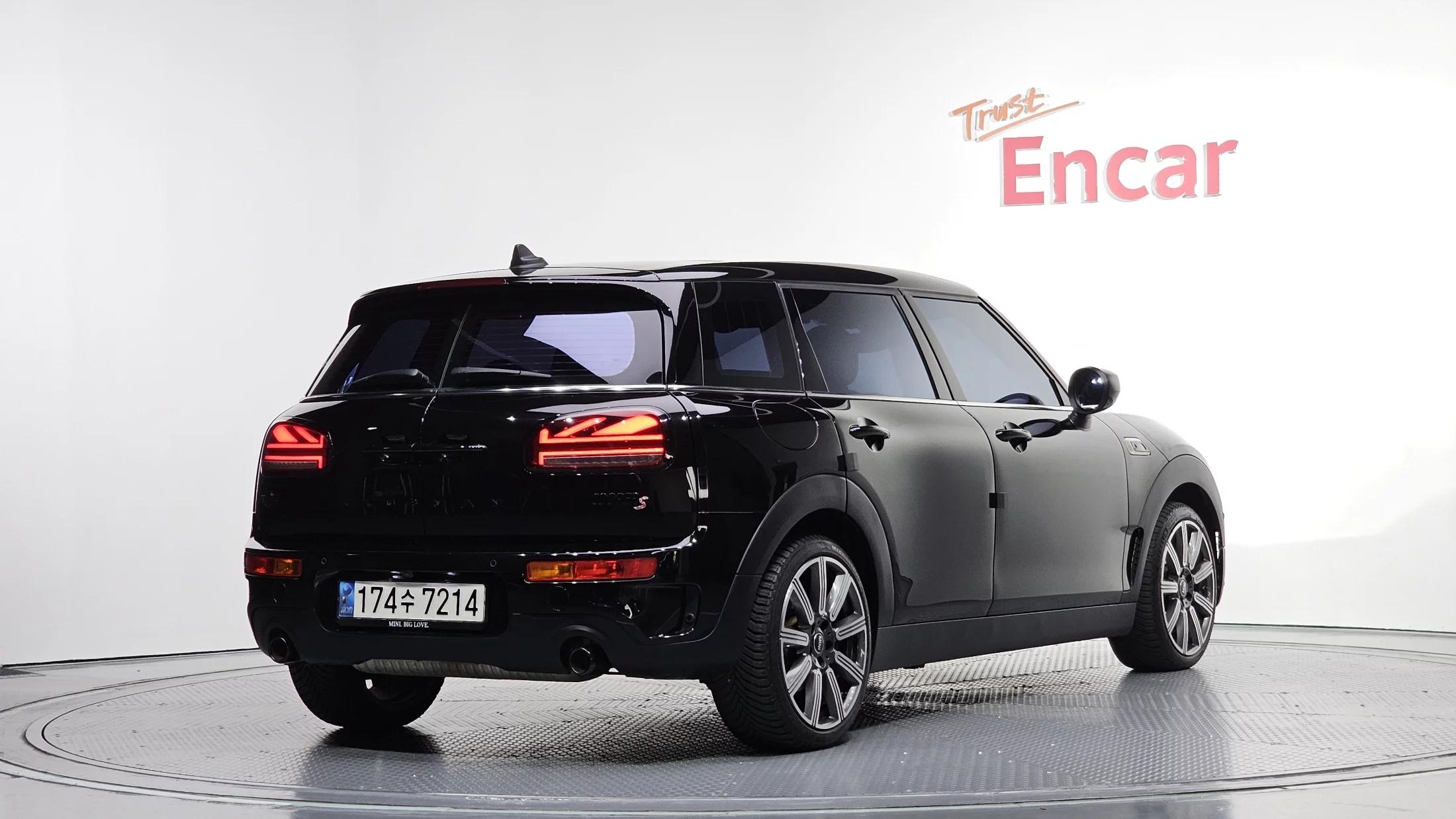 MINI Clubman Classic 2nd, 2021 г. 102682 км.