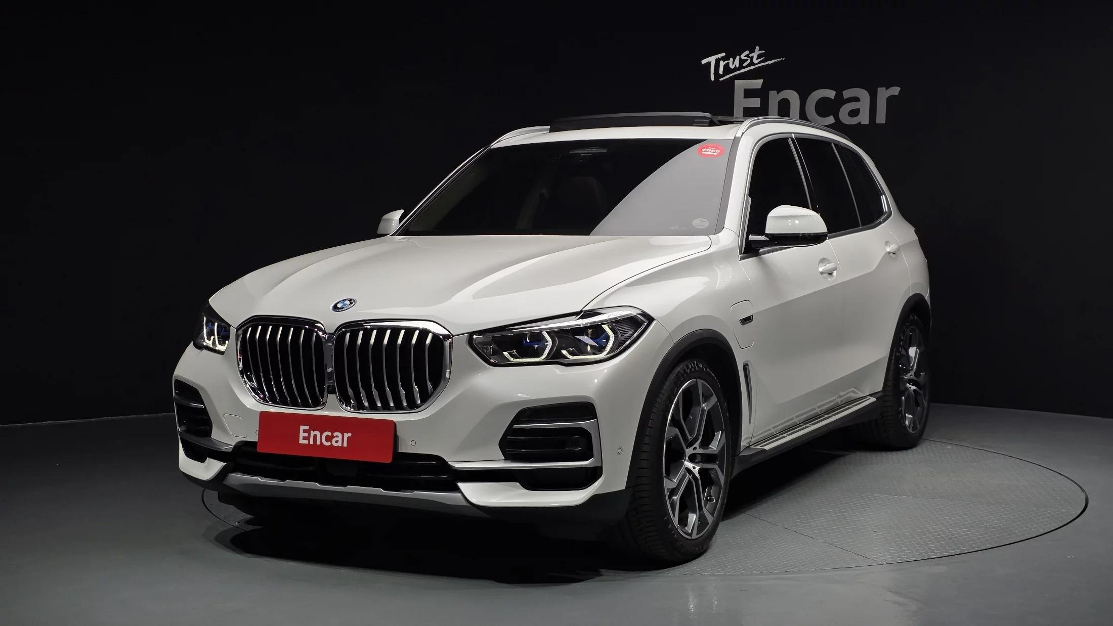 BMW X5 xDrive 45e xLine, гибрид, 2022 г. 15865 км.