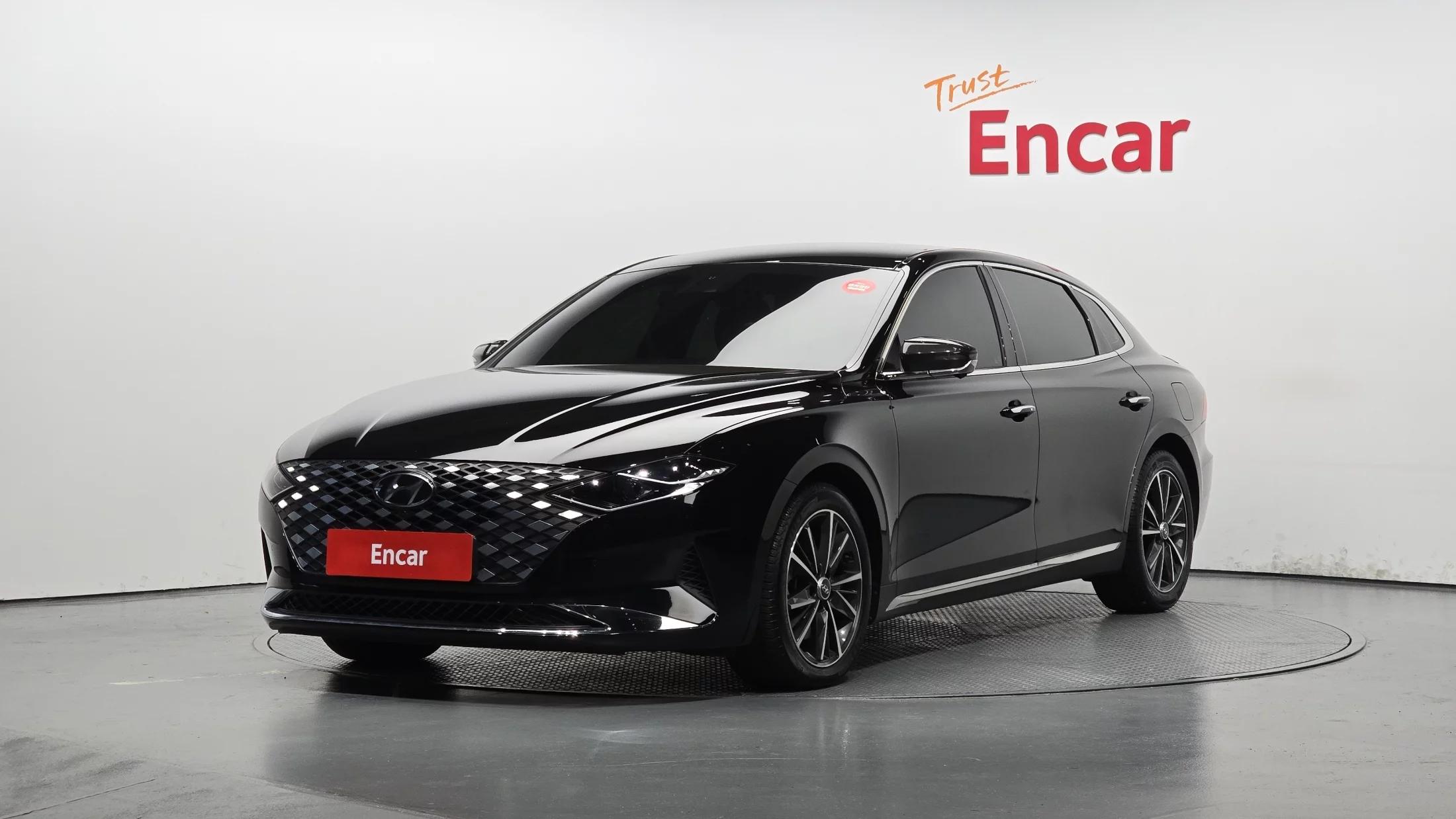 Hyundai Grandeur 3.3 Le Blanc, 2022 г. 57736 км.