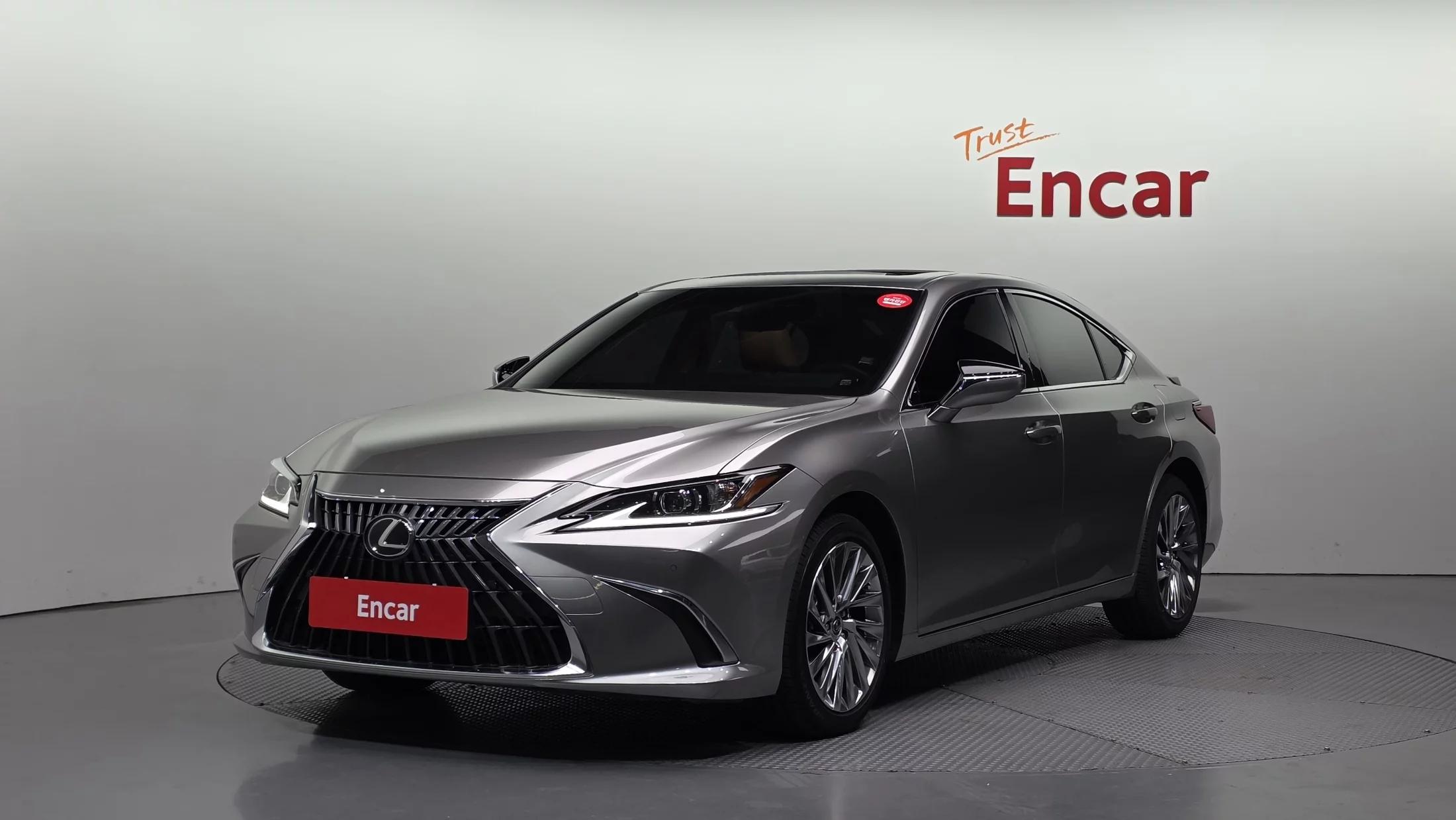 Lexus ES300h Luxury Plus, гибрид, 2023 г. 6084 км.