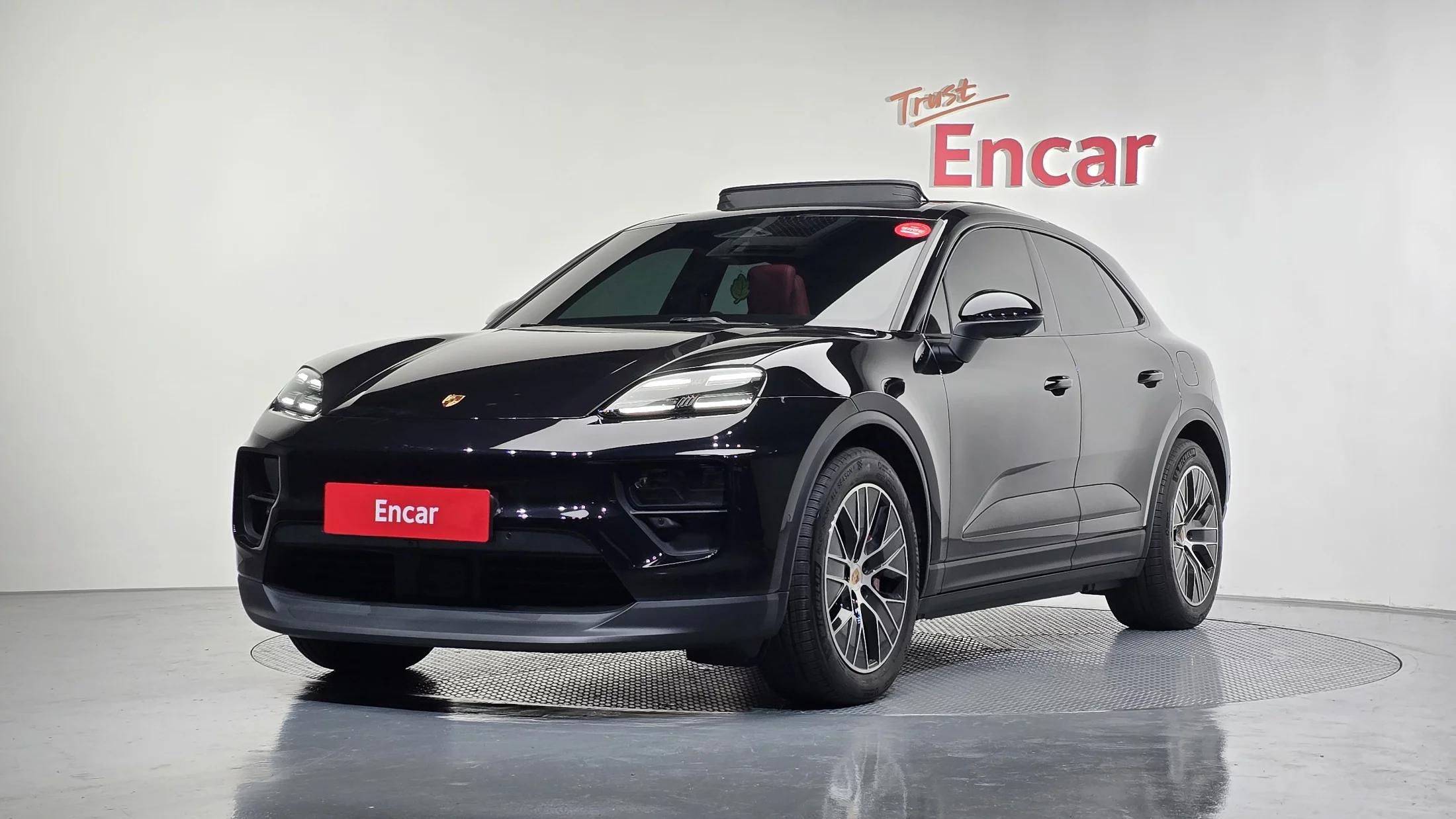 Porsche MACAN 4S, электромобиль, 2025 г. 4544 км.