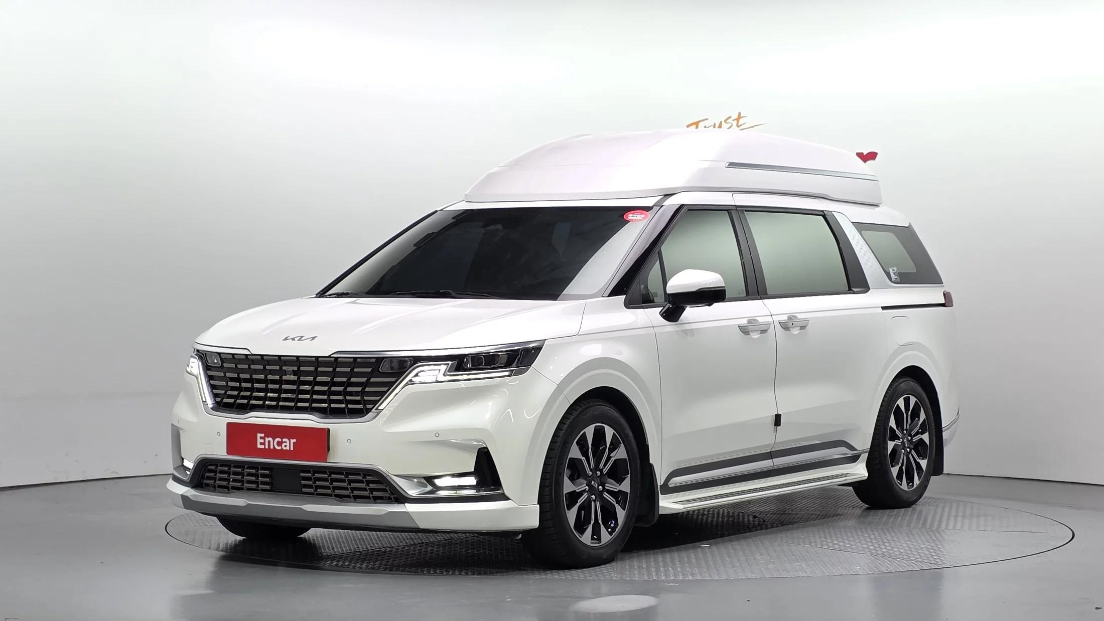 Kia Carnival 9-Seater Hi-Limousine Signature, 2021 г. 105195 км.