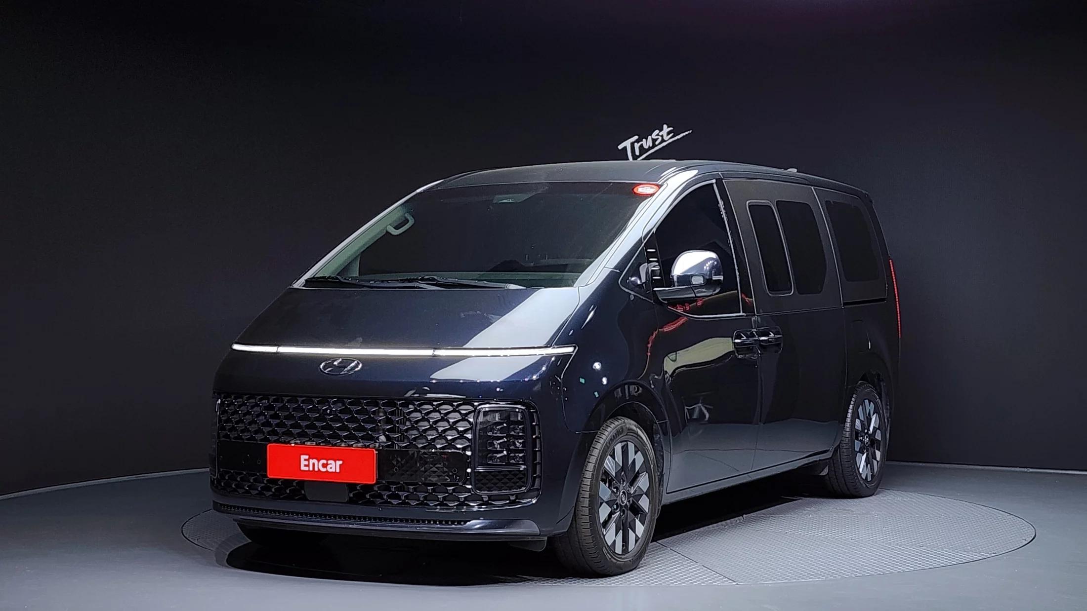 Hyundai Staria Lounge 9-Seater Inspiration, 2023 г. 47209 км.