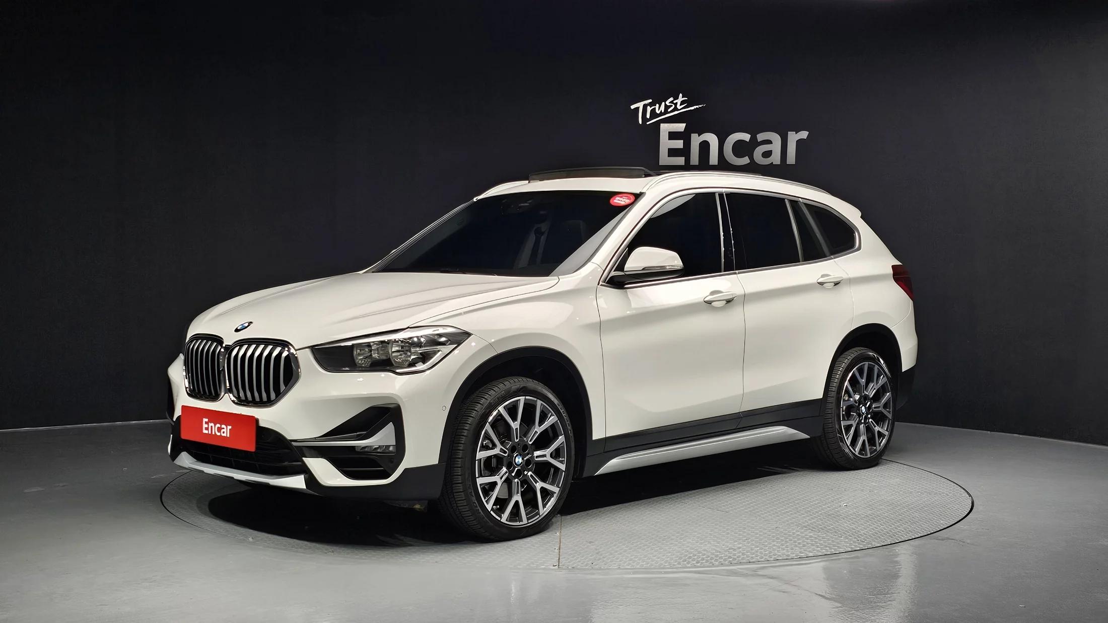 BMW X1 xDrive 20i xLine, 2022 г. 33078 км.
