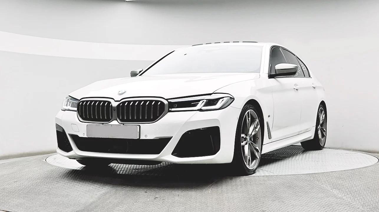 BMW 5-Series M550i xDrive, 2021 г. 99528 км.