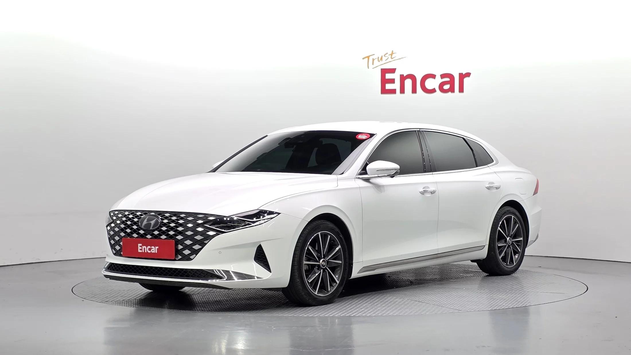 Hyundai Grandeur 2.5 Le Blanc, 2022 г. 54242 км.