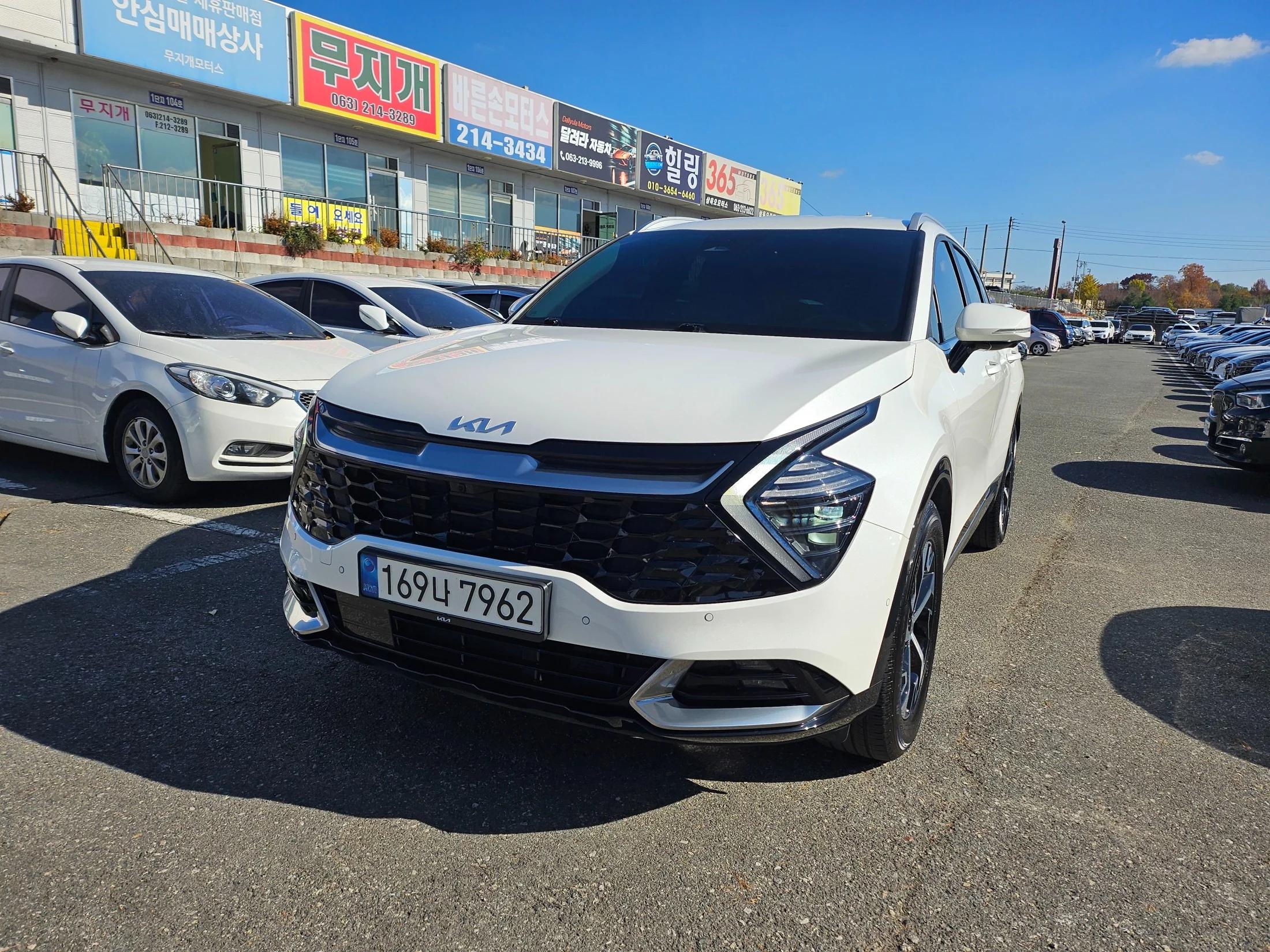 Kia Sportage Signature 2WD, гибрид, 2022 г. 67532 км.