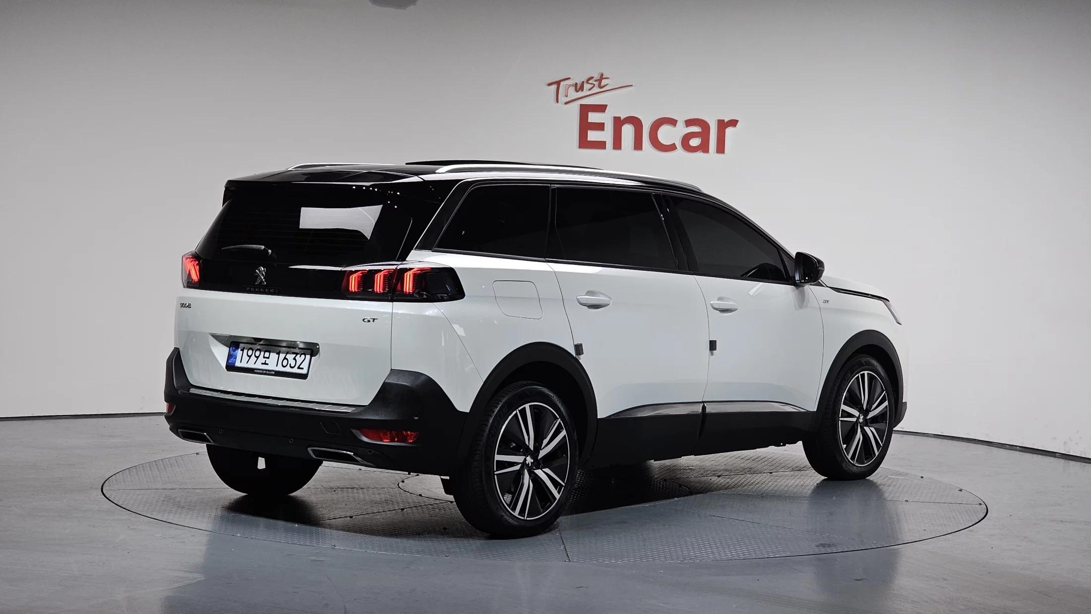 Peugeot 5008 1.2 Pure Tech GT, 2024 г. 27740 км.