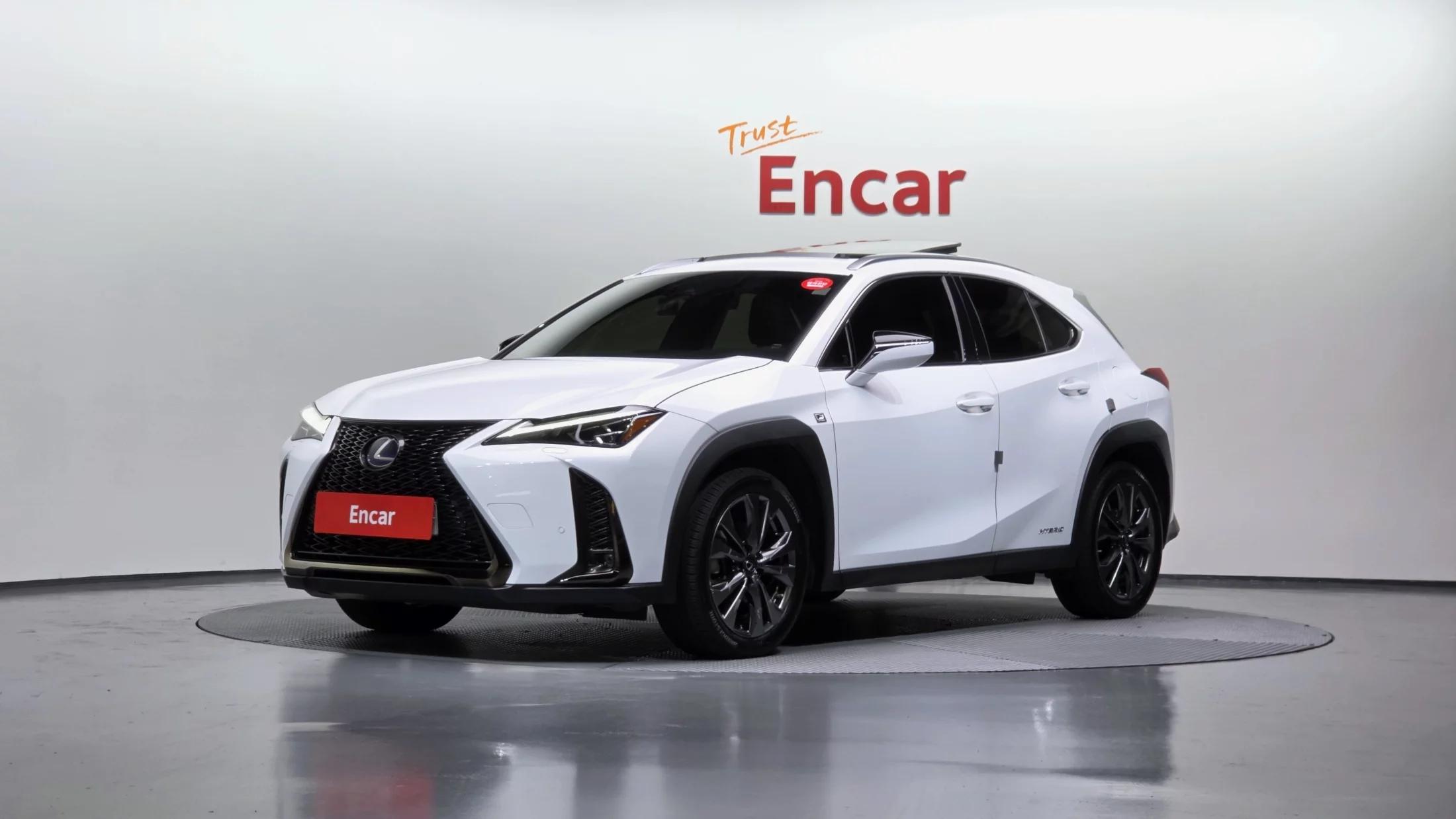 Lexus UX 2.0 F-Sport 2WD, гибрид, 2021 г. 51285 км.