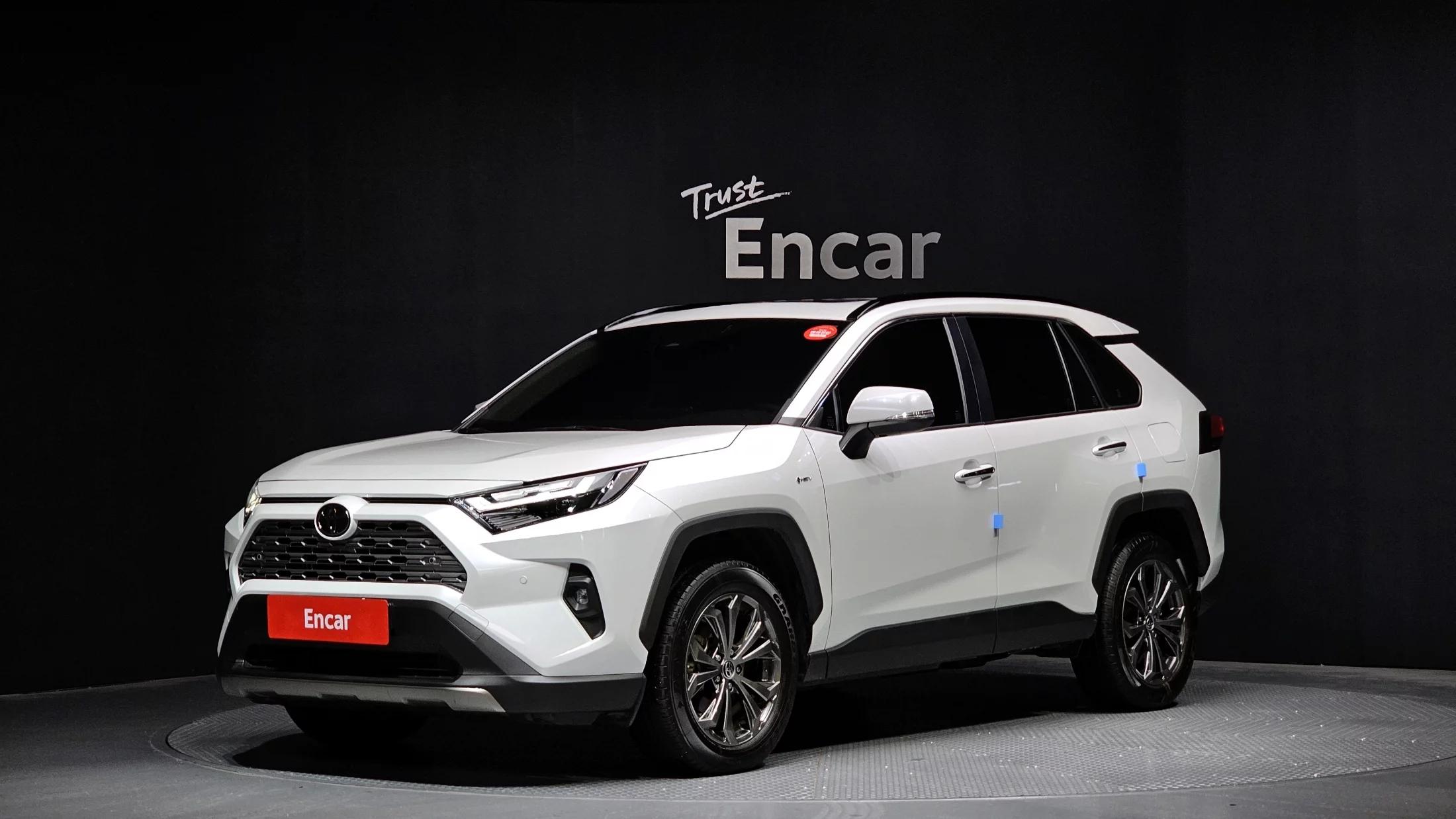 Toyota RAV4 2,5 4WD Hybrid LTD, гибрид, 2025 г. 24004 км.