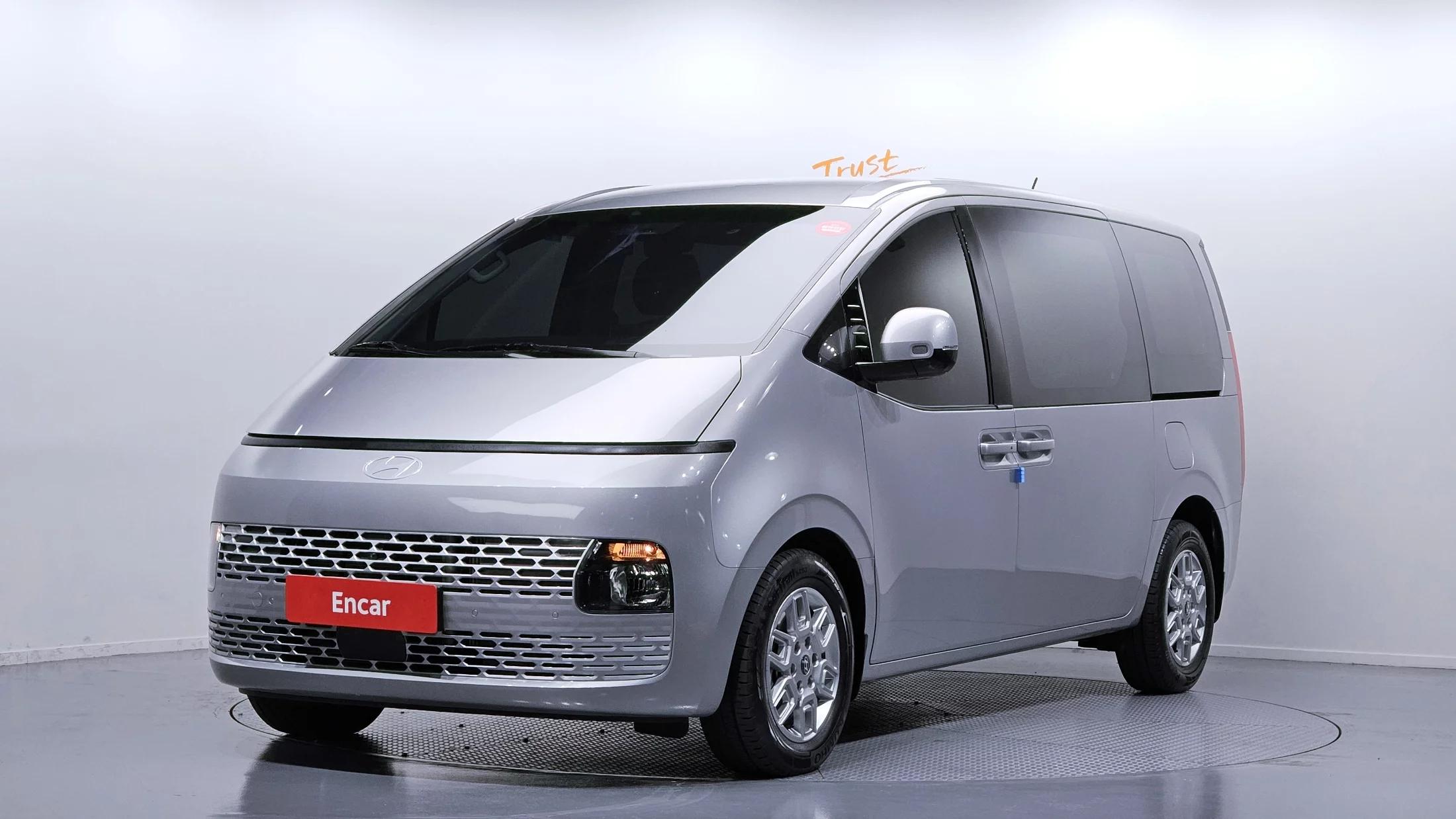 Hyundai Staria Cargo 5-Seater Modern, 2025 г. 13889 км.