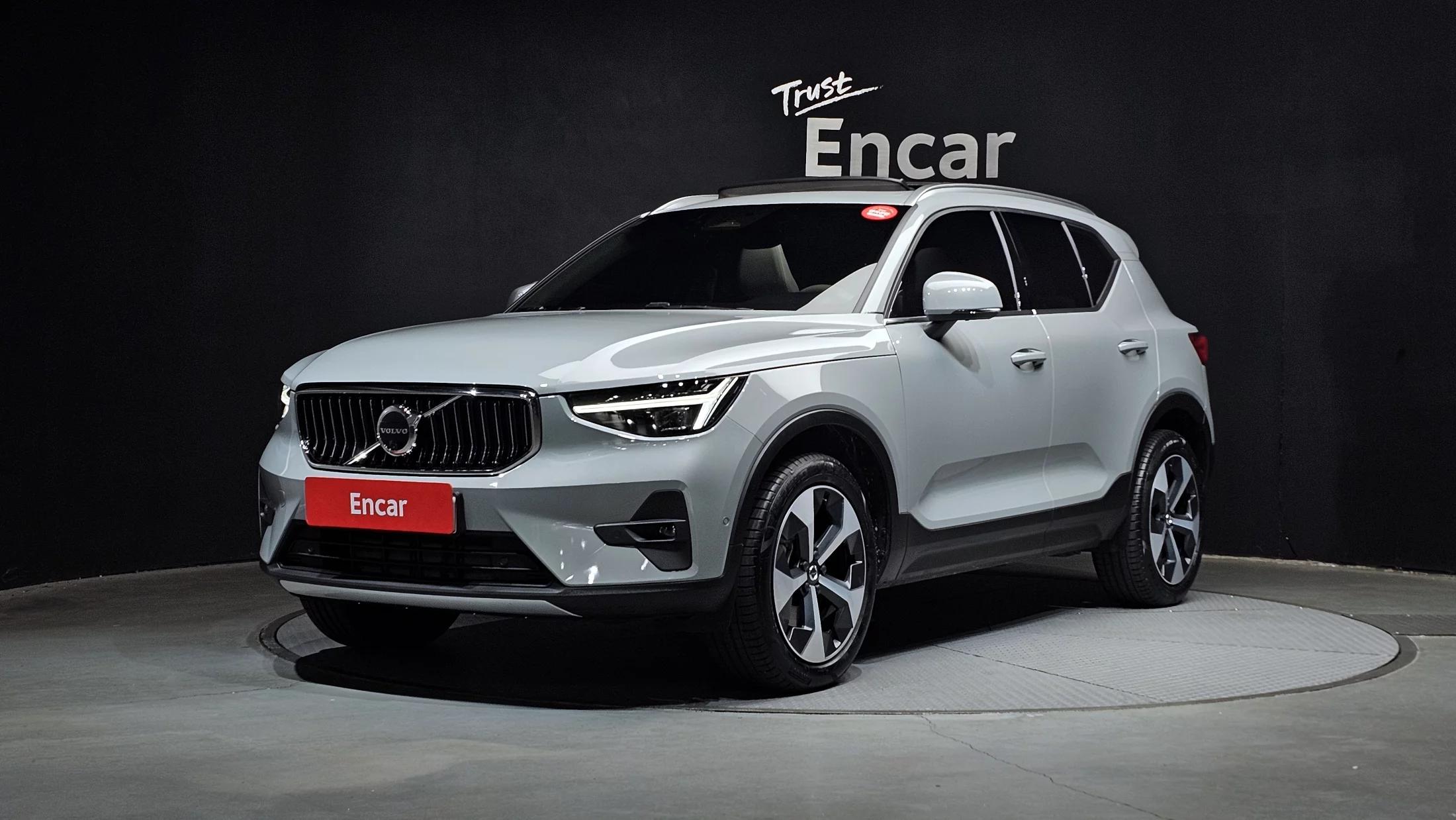 Volvo XC40 B4 Ultra Bright, 2024 г. 9824 км.