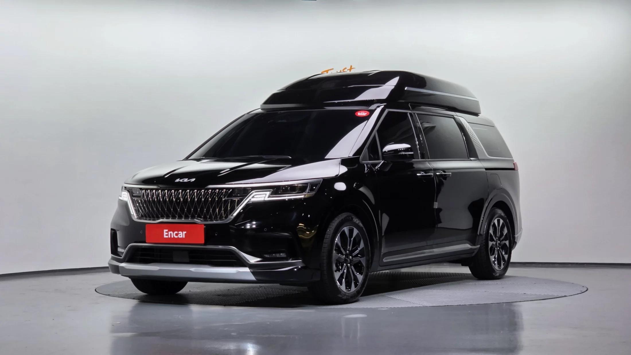 Kia Carnival Gasoline 9-Seater Hi-Limousine Signature, 2022 г. 10680 км.