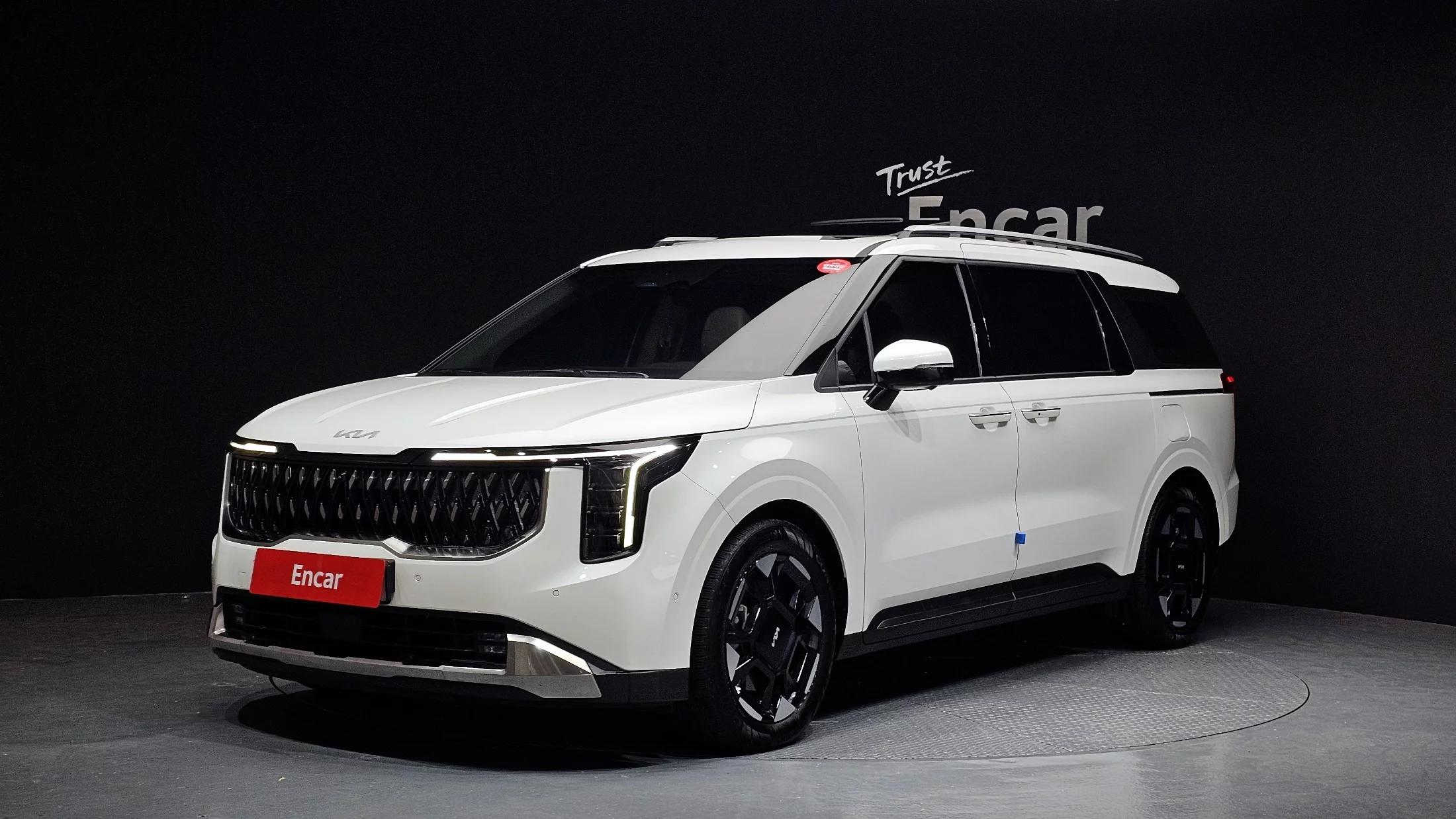 Kia Carnival Gasoline 9-Seater Signature, 2023 г. 30778 км.