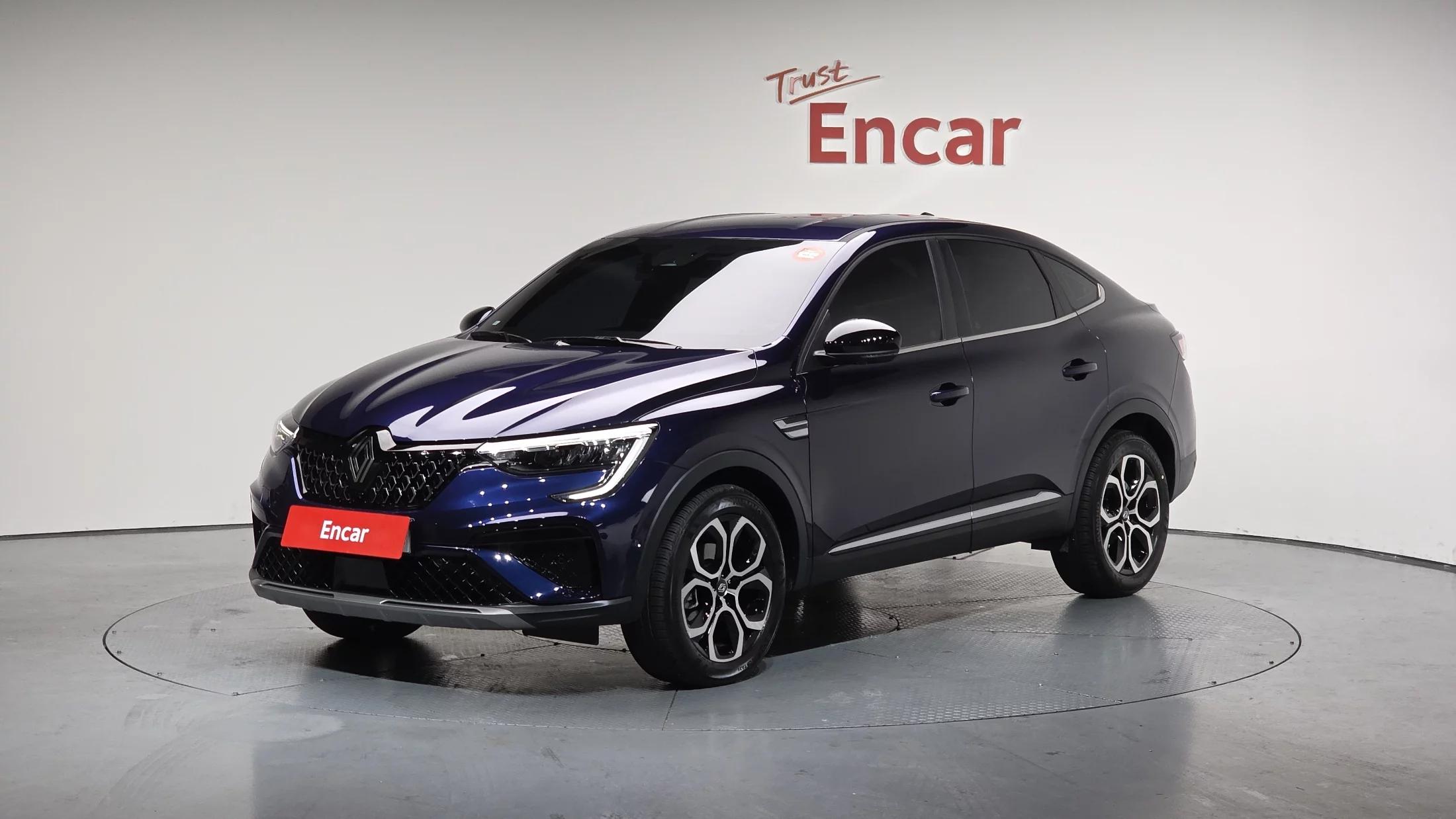 Renault ARKANA 1.6 E-TECH Iconic, гибрид, 2024 г. 10443 км.