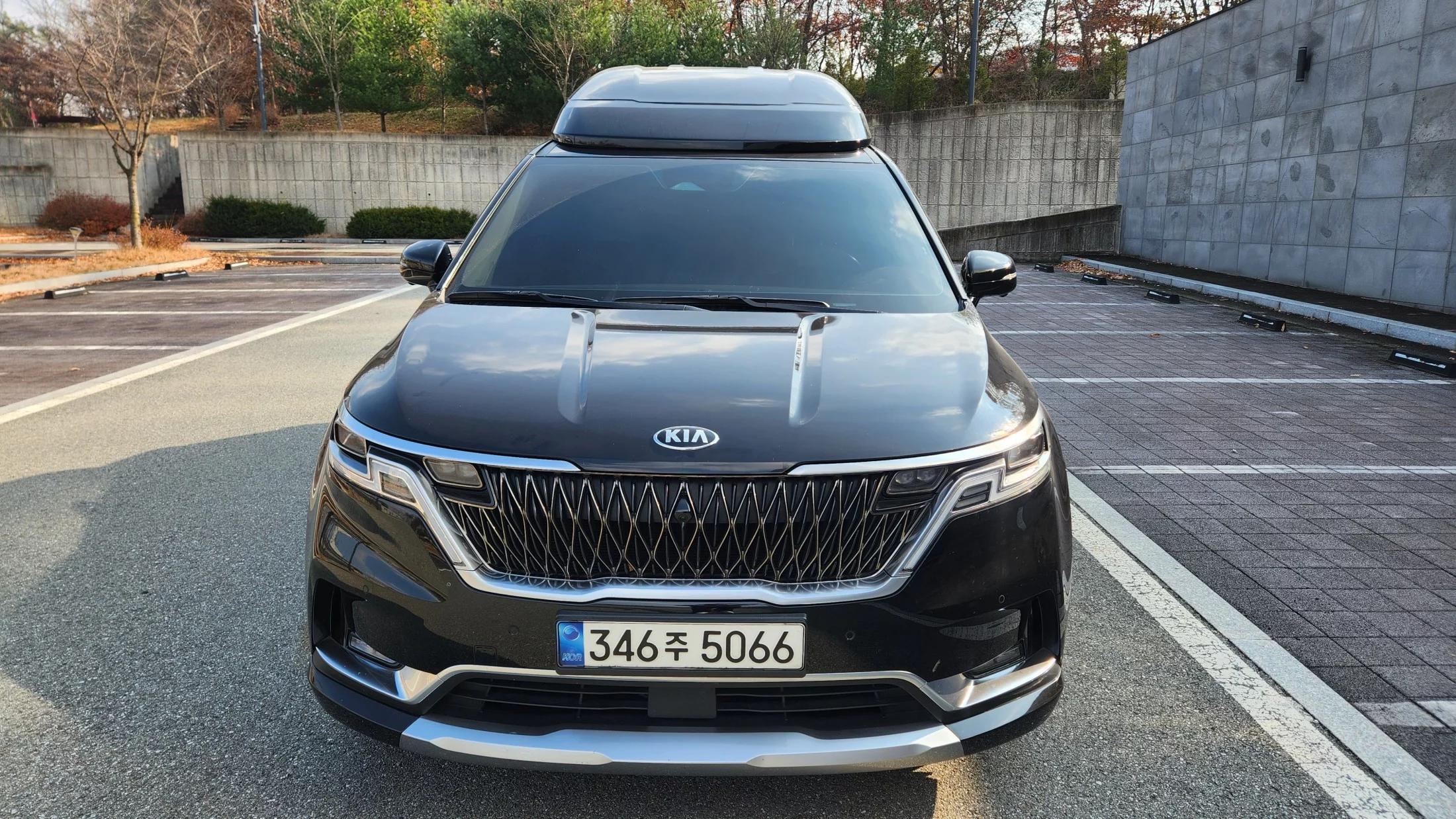 Kia Carnival Gasoline 9-Seater Hi-Limousine Signature, 2021 г. 96282 км.