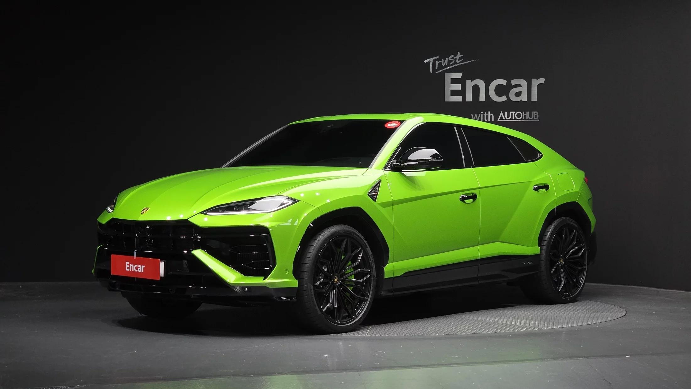 Lamborghini URUS 4.0 V8 SE, 2025 г. 1387 км.