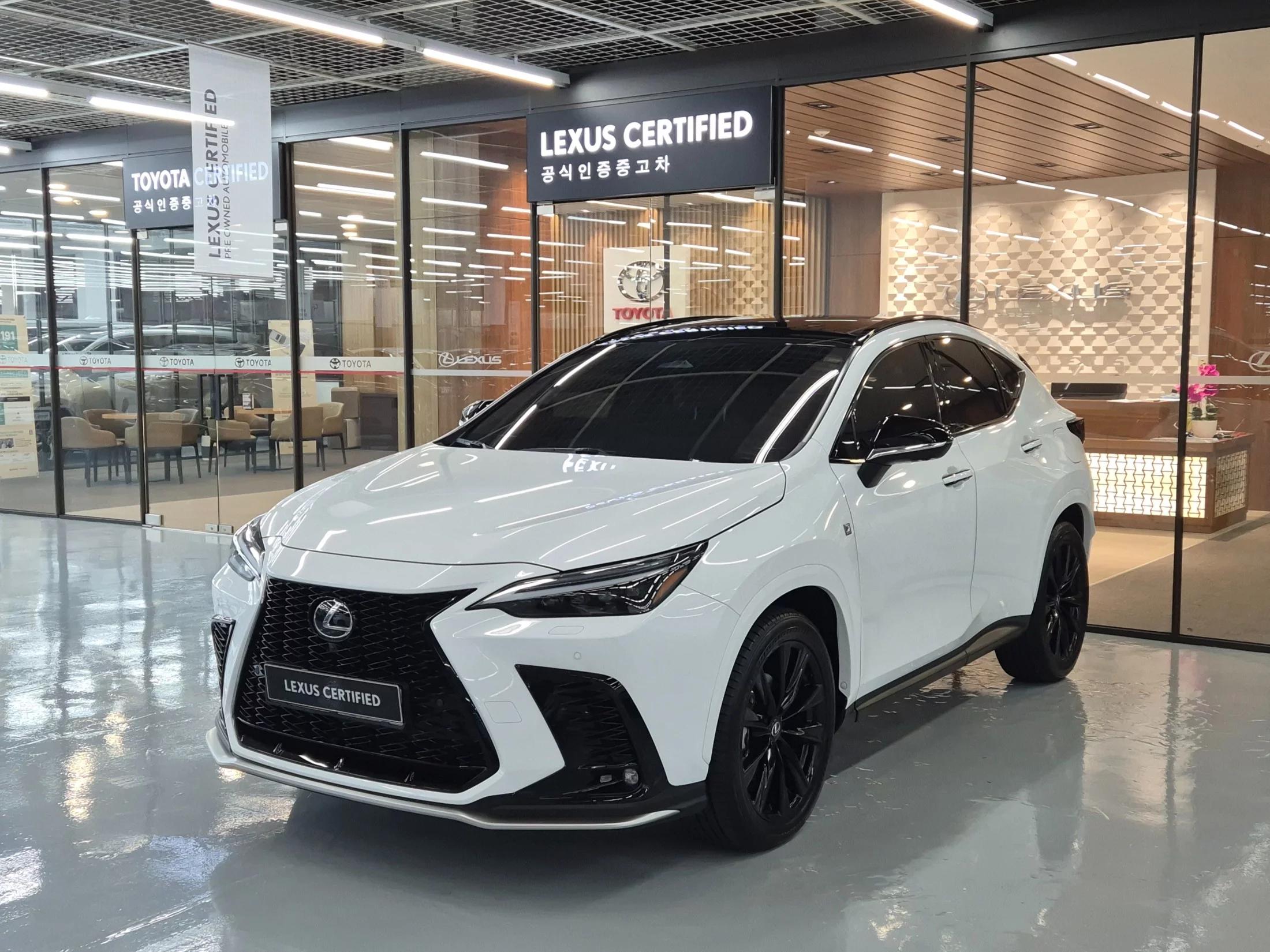 Lexus NX450h+ F-Sport, гибрид, 2025 г. 9292 км.