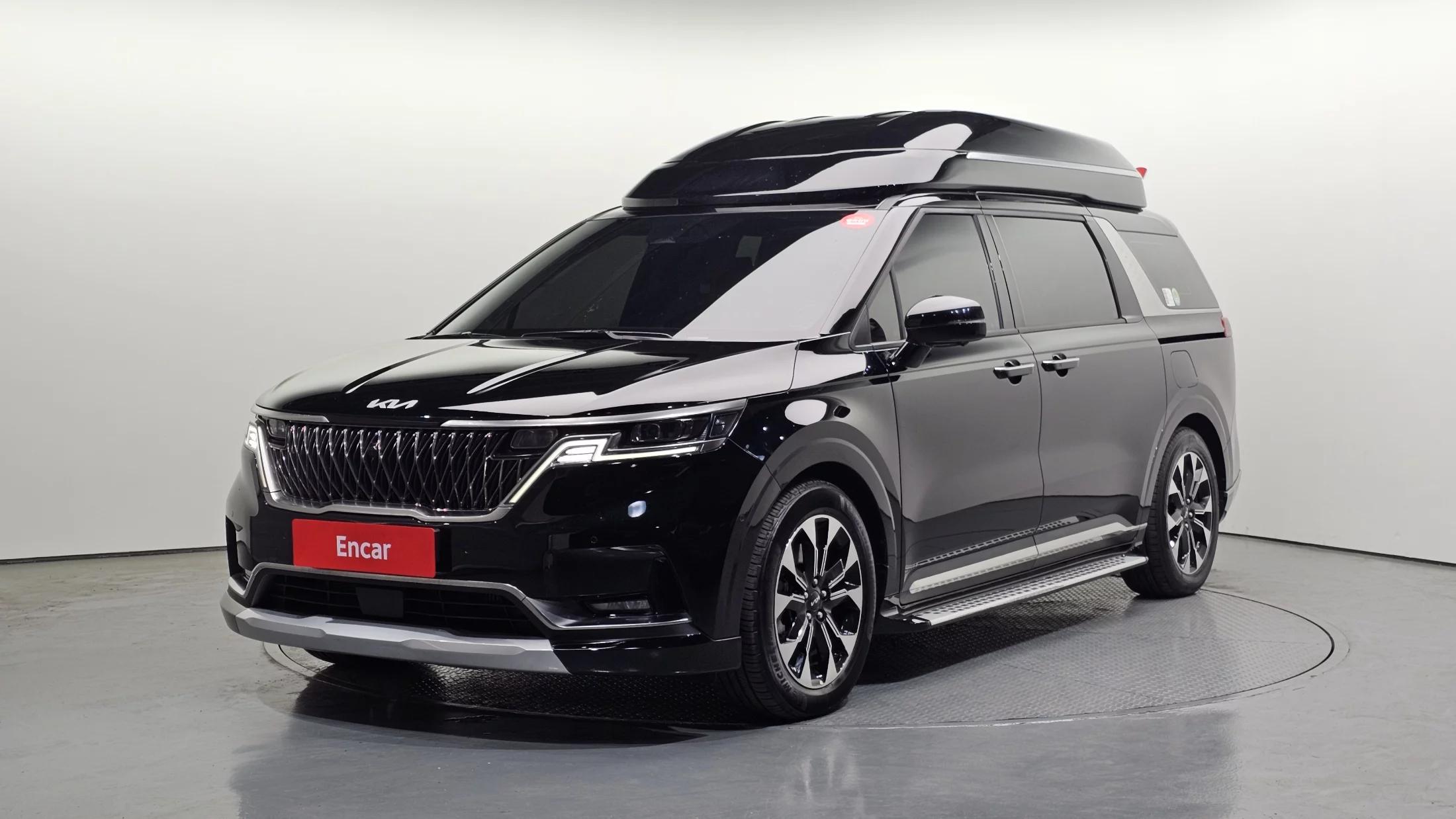 Kia Carnival 9-Seater Hi-Limousine Signature, 2023 г. 49077 км.