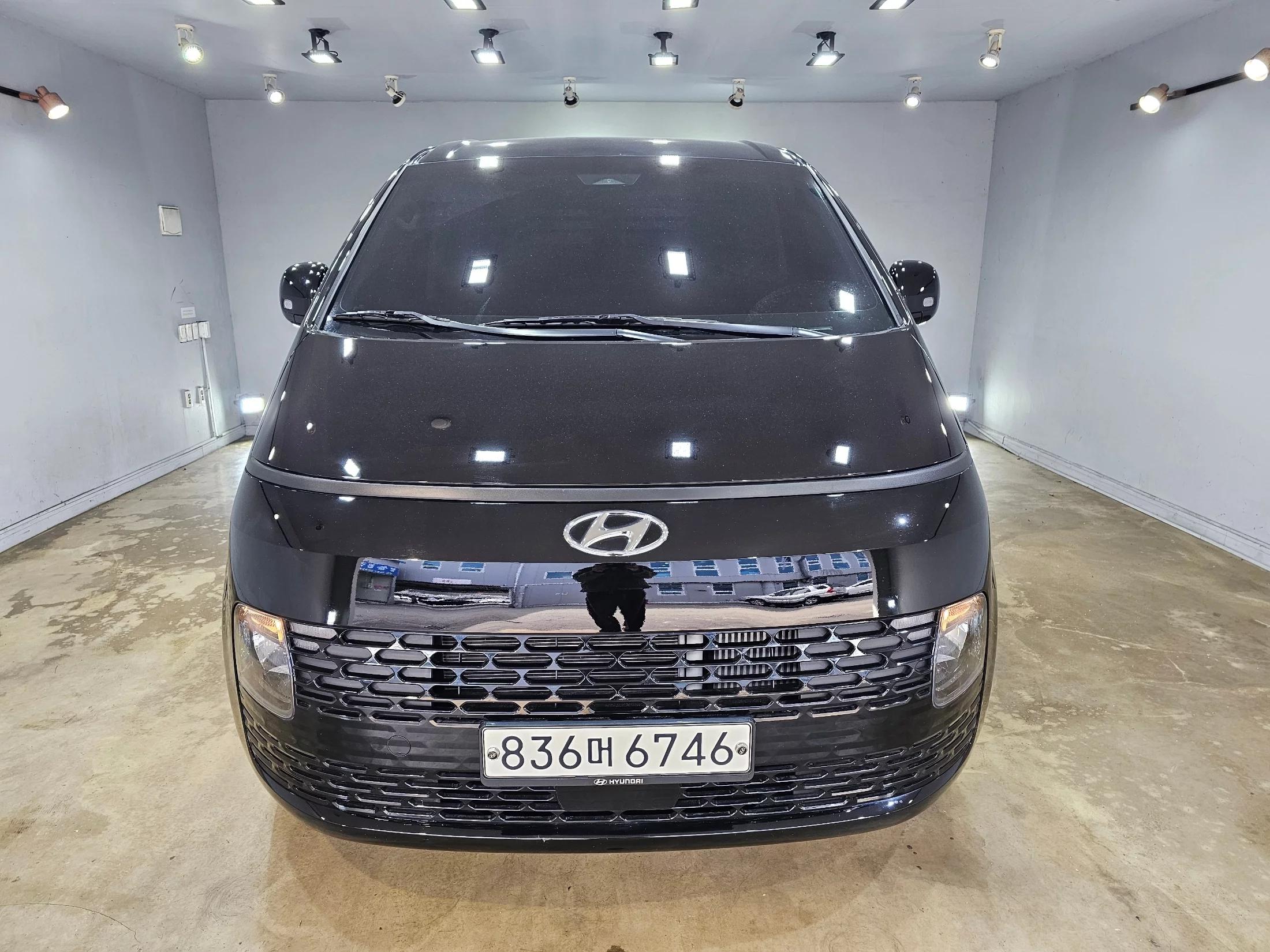 Hyundai Staria Cargo 3-Seater Modern, 2022 г. 16168 км.