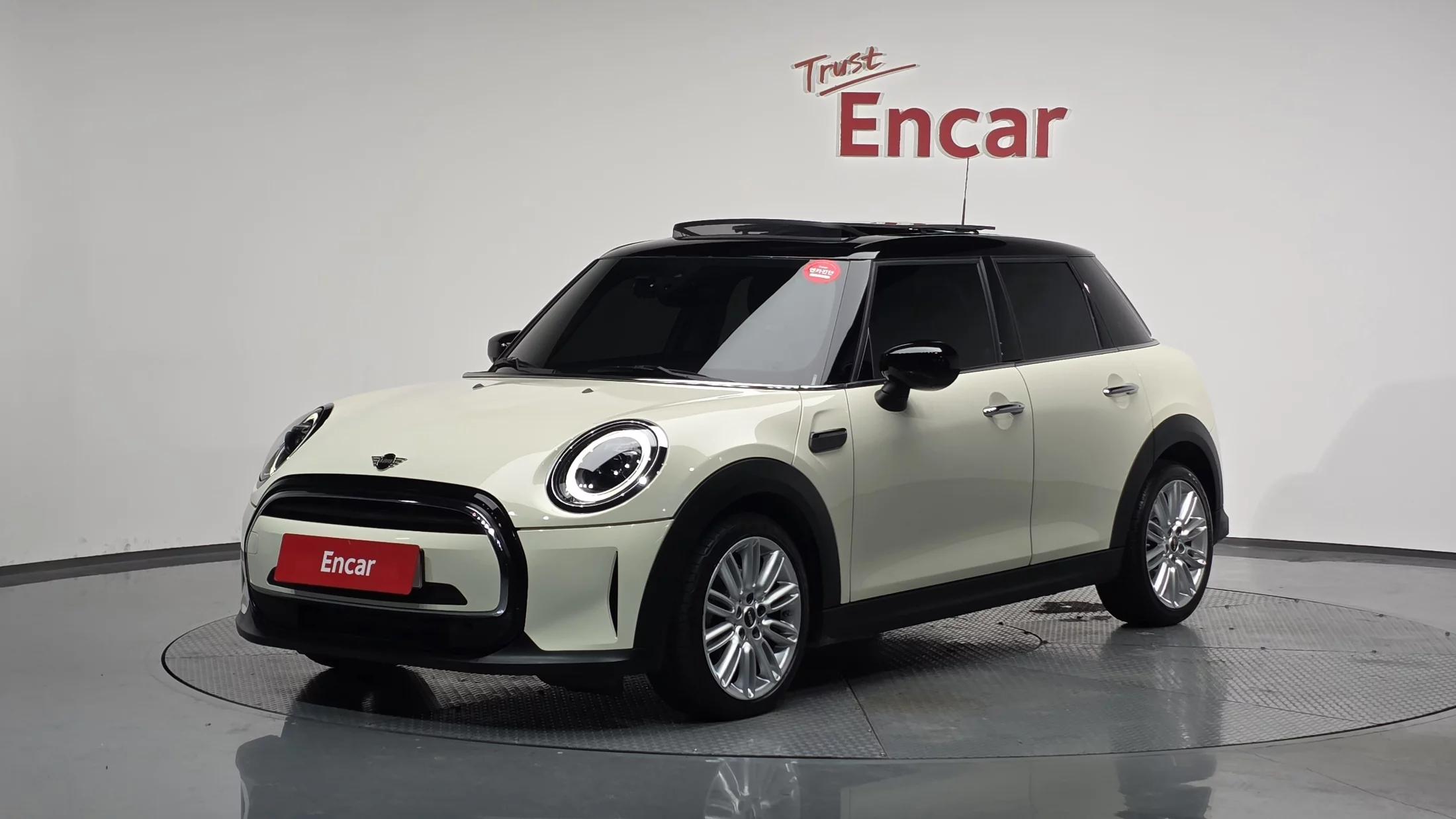 MINI Cooper 5Door Classic Plus Launch Pack Third Generation, 2021 г. 20618 км.
