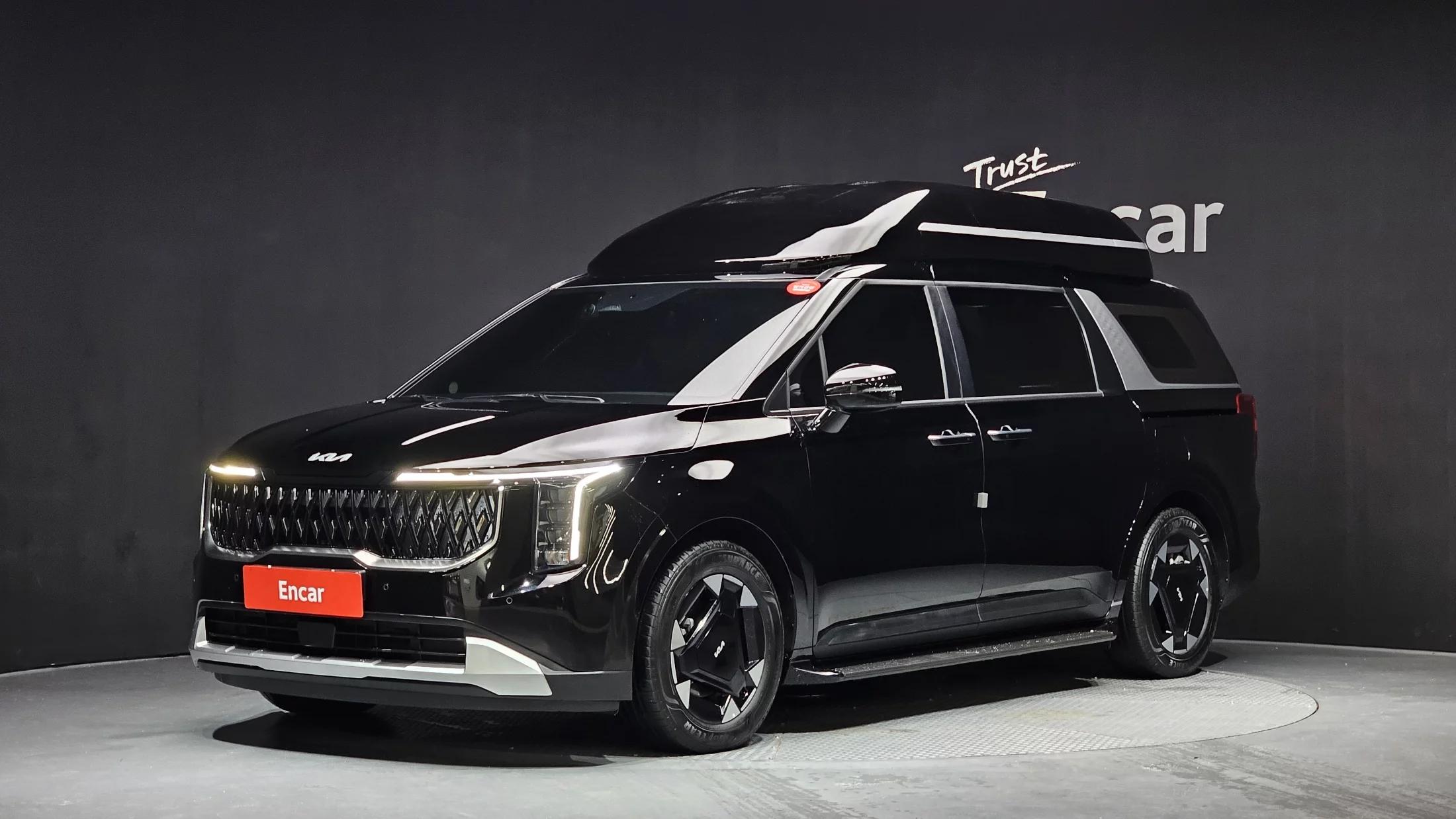 Kia Carnival HEV 9-Seater Hi-Limousine (Special vehicle), гибрид, 2024 г. 16143 км.