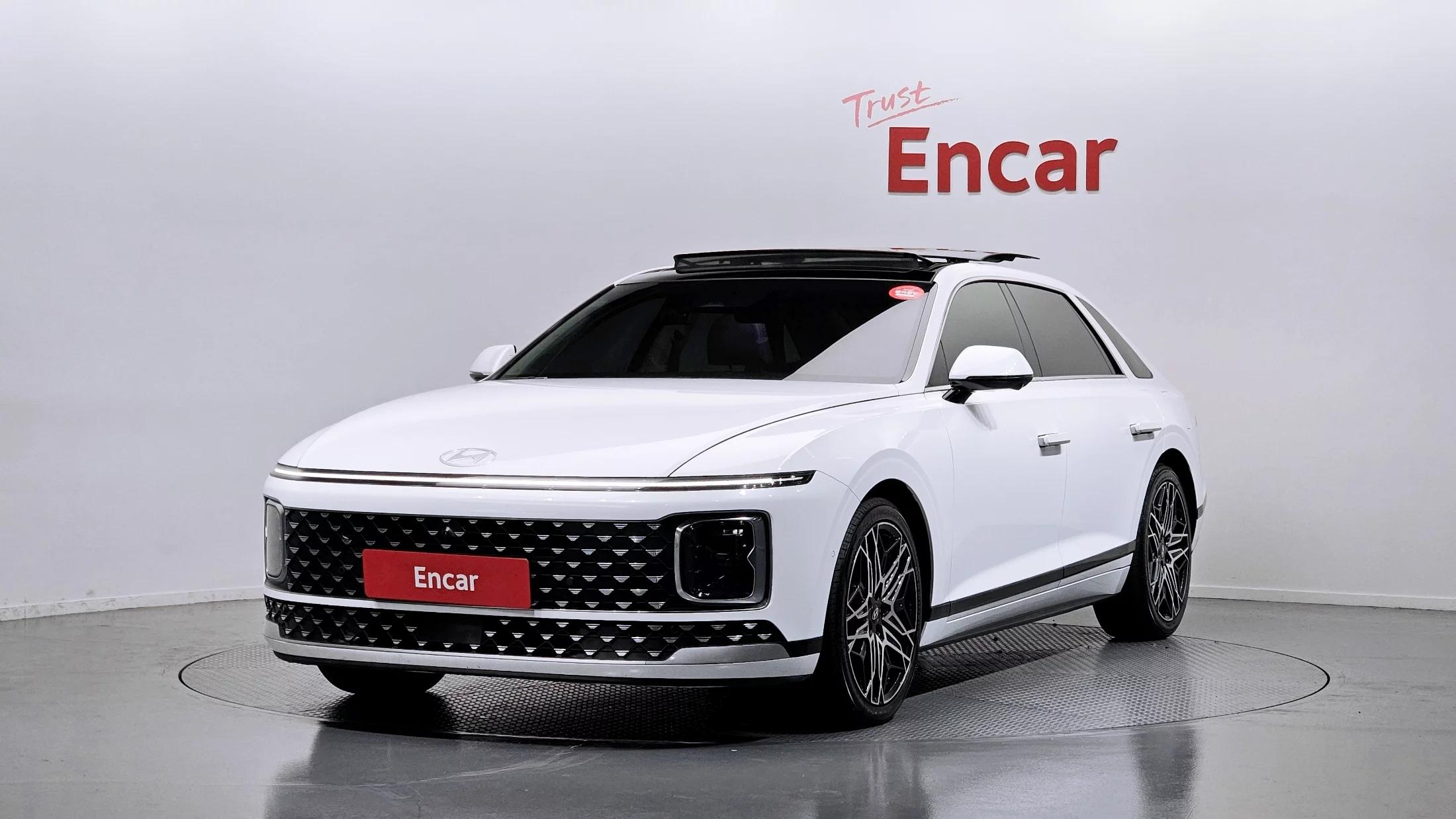 Hyundai Grandeur Exclusive, гибрид, 2023 г. 74377 км.