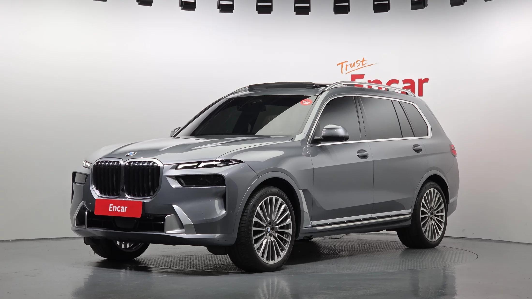 BMW X7 xDrive 40i Design Pure Excellence 6-Seater, 2023 г. 60038 км.