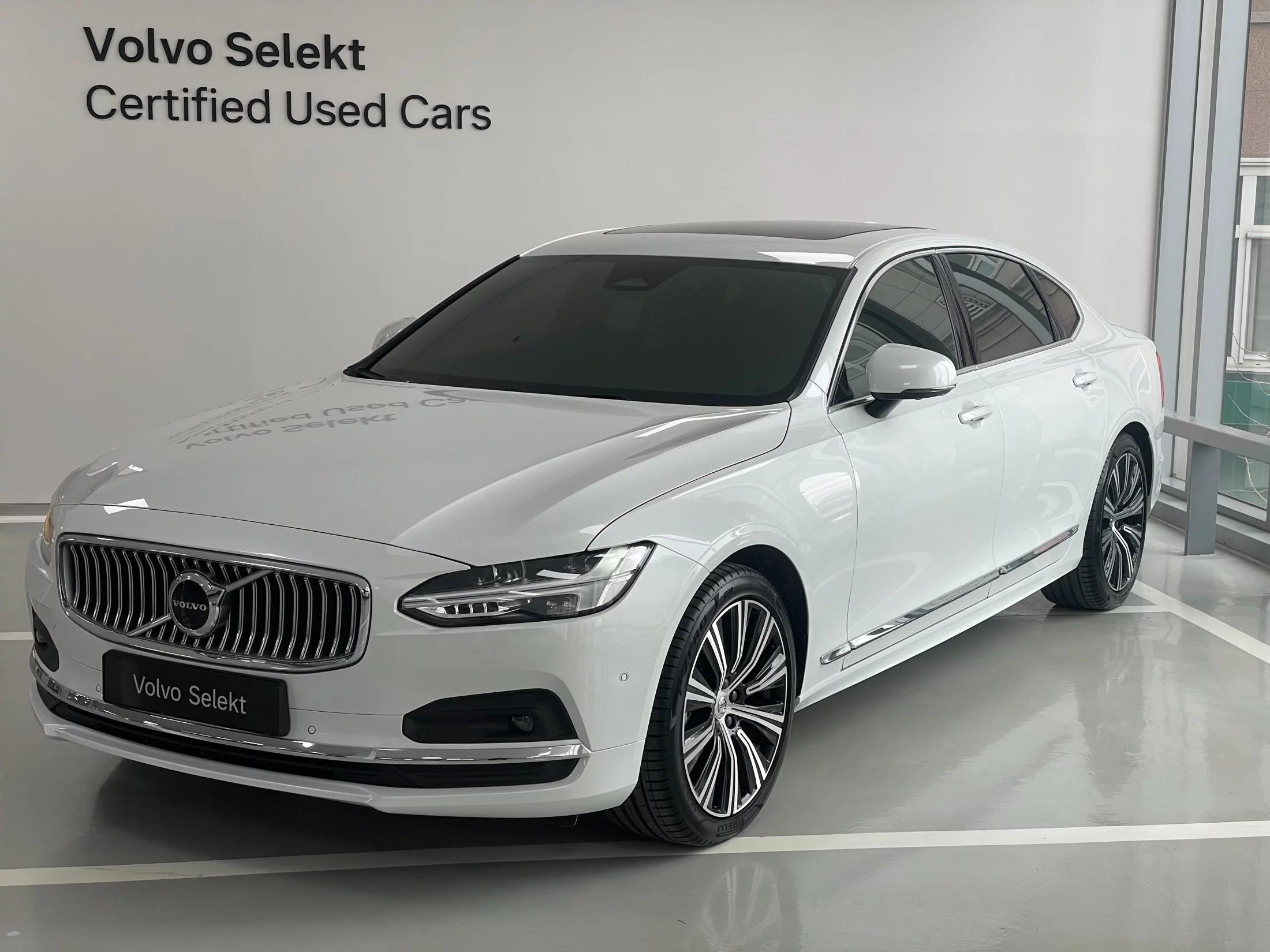 Volvo S90 B5 Ultimate Bright, 2024 г. 7123 км.