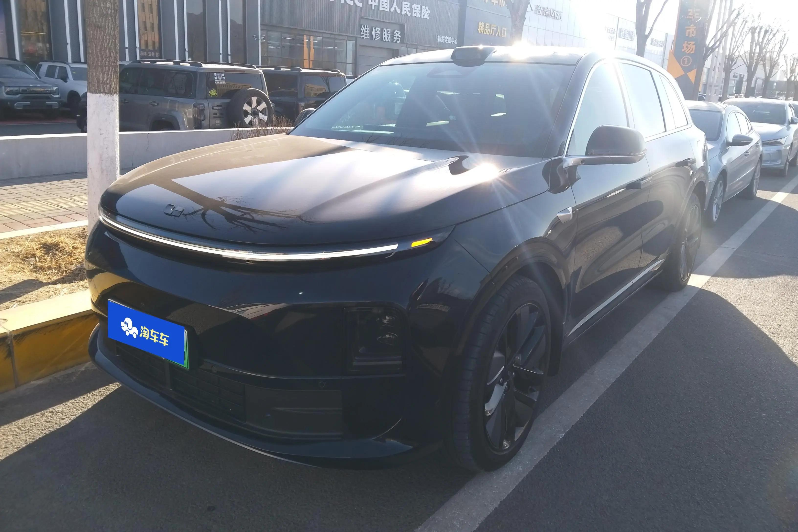 Lixiang L6 2025 г. 16600 км.