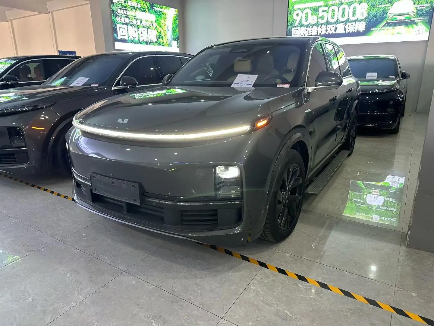 Lixiang L8 2023 г. 114042 км.