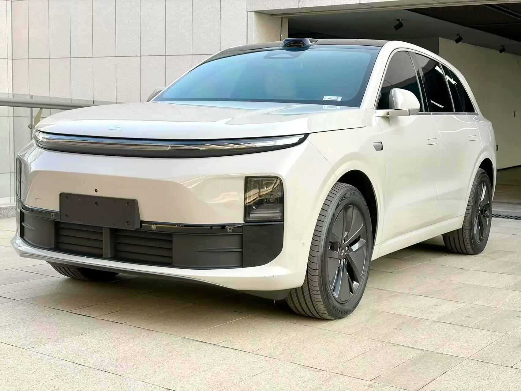 Lixiang L6 2024 г. 25080 км.