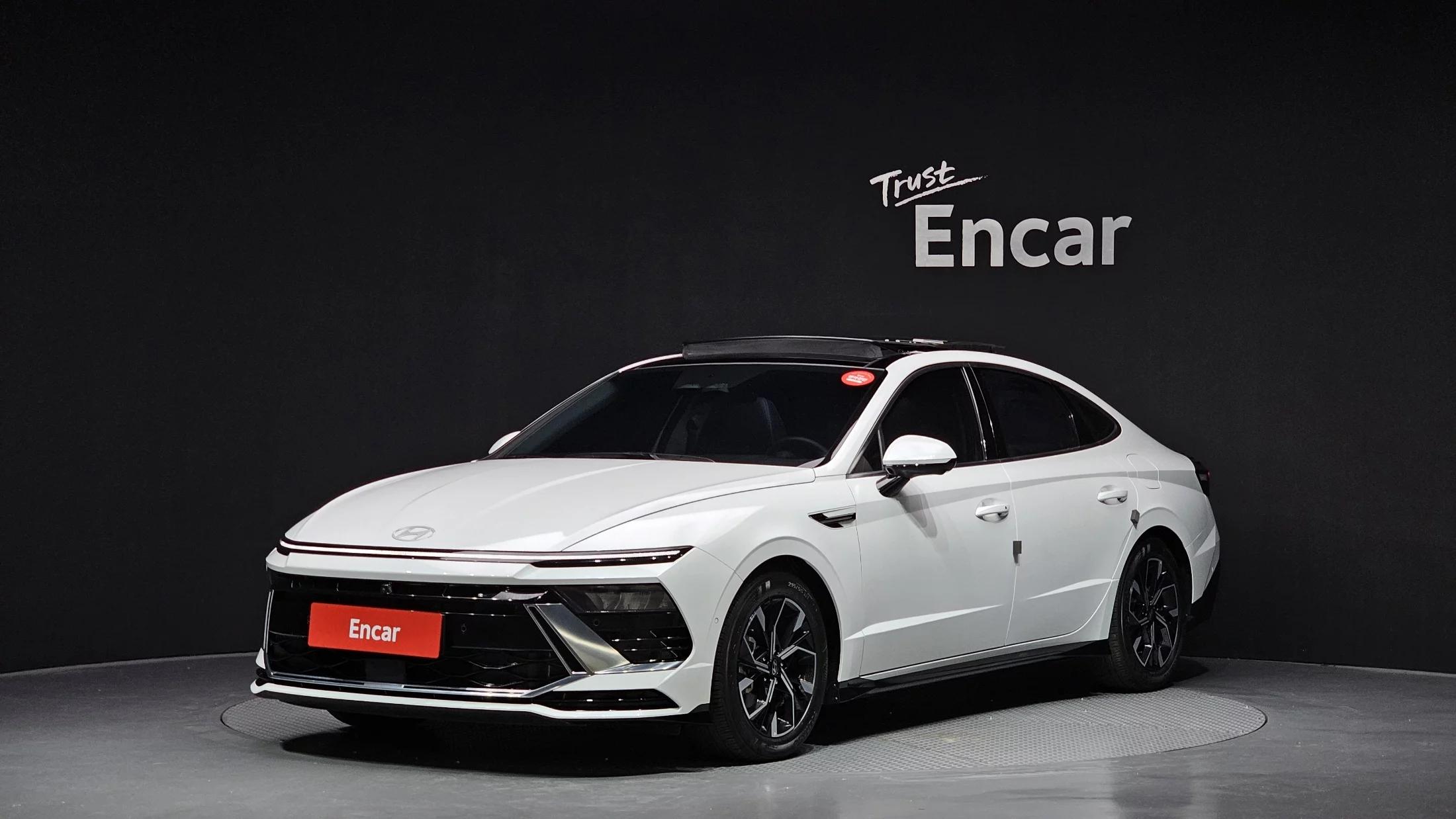Hyundai Sonata 2.0 Exclusive, 2024 г. 27985 км.